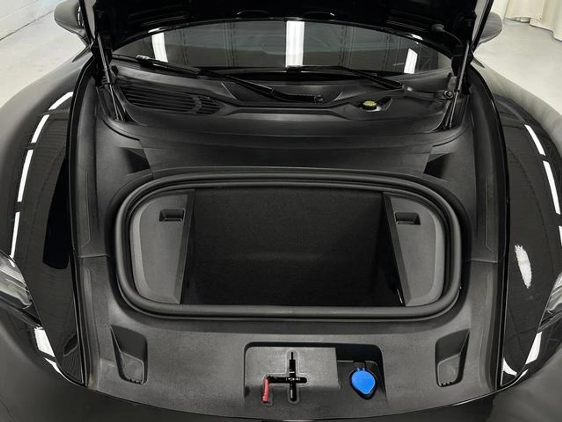 mph040_527533967_0_Txn_MU_o2_SH_4_D9_Q9ervfidj_BRE_977b282892