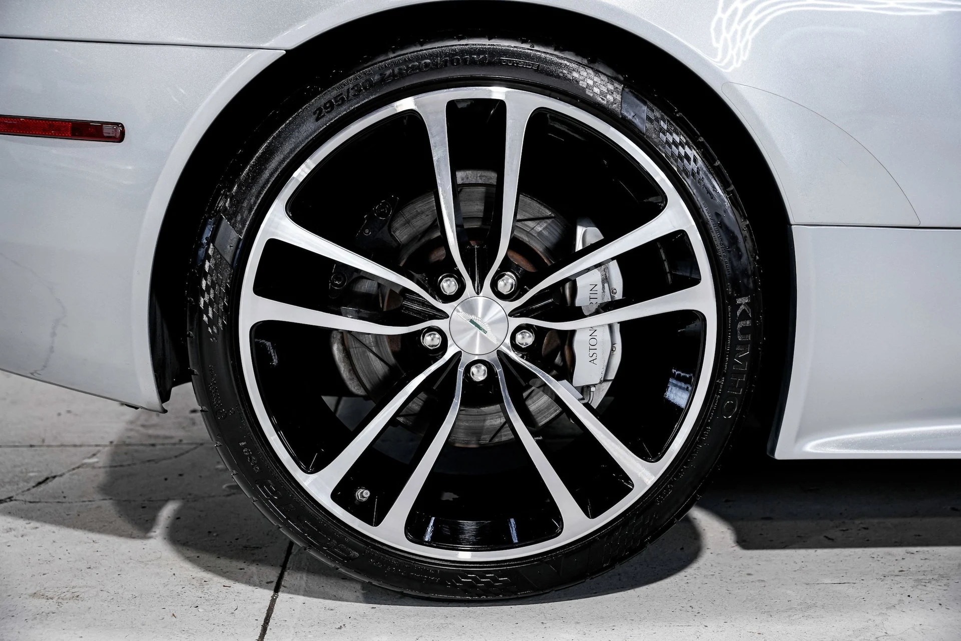 mph040_533337761_352b42ff9c5a26e040c15851a78aac31x_0af6217591