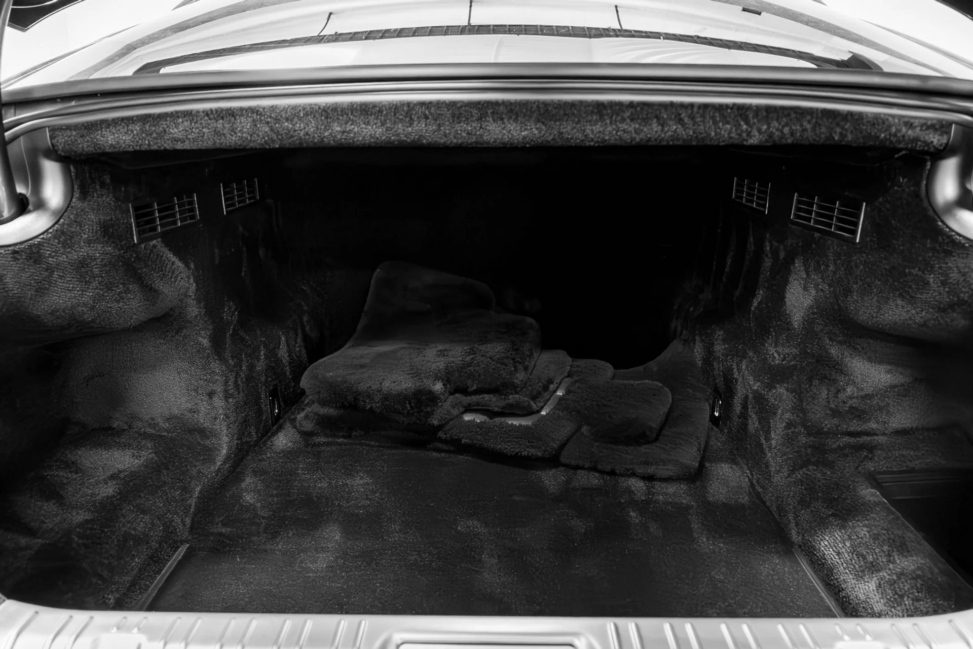 mph040_539785849_Used_2016_Rolls_Royce_Wraith_1765322495_77bf92a090