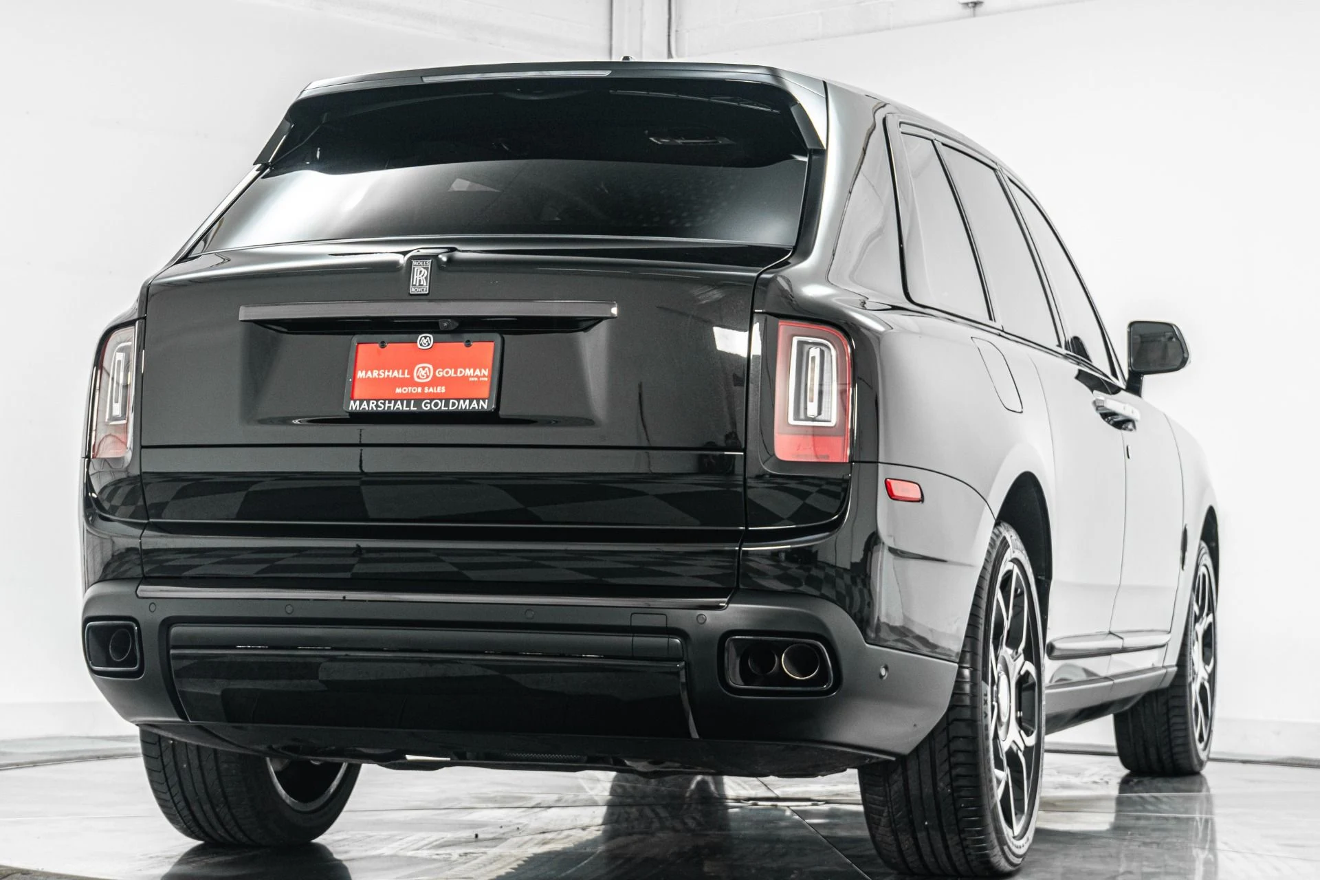 mph040_547908874_Used_2024_Rolls_Royce_Cullinan_Black_Badge_Very_Low_Miles_Rear_Console_With_Crystalware_1779371398_bc3dbe8b07