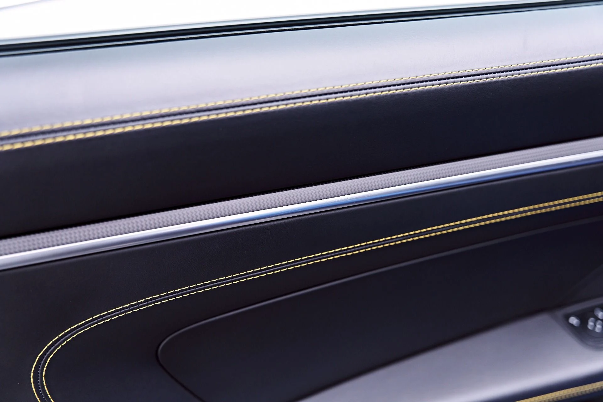 mph040_574428652_Used_2023_Porsche_911_Turbo_S_1777508504_2671430fe1