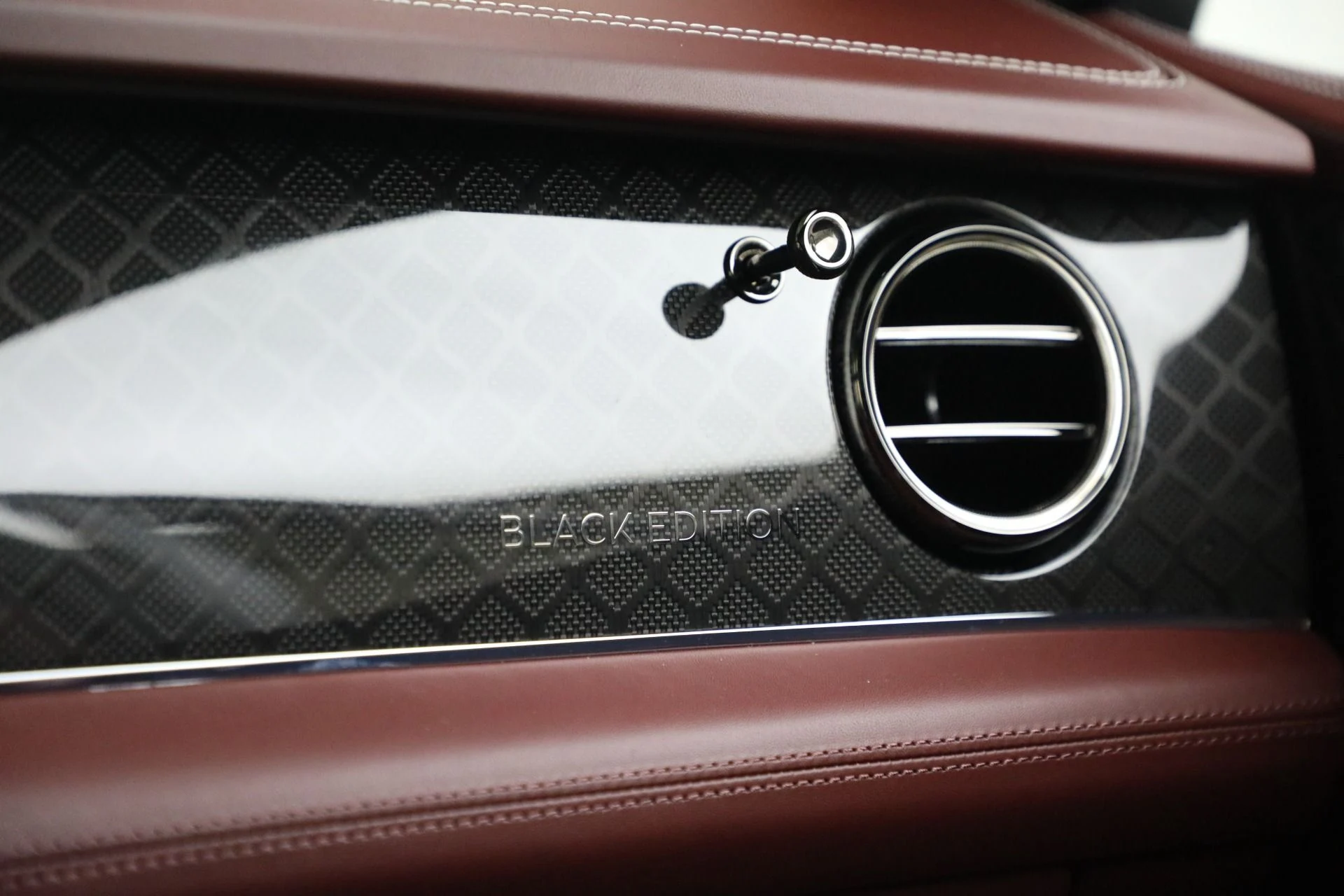 mph040_575135270_Used_2025_Bentley_Bentayga_S_Black_Edition_dc4f3b4a08