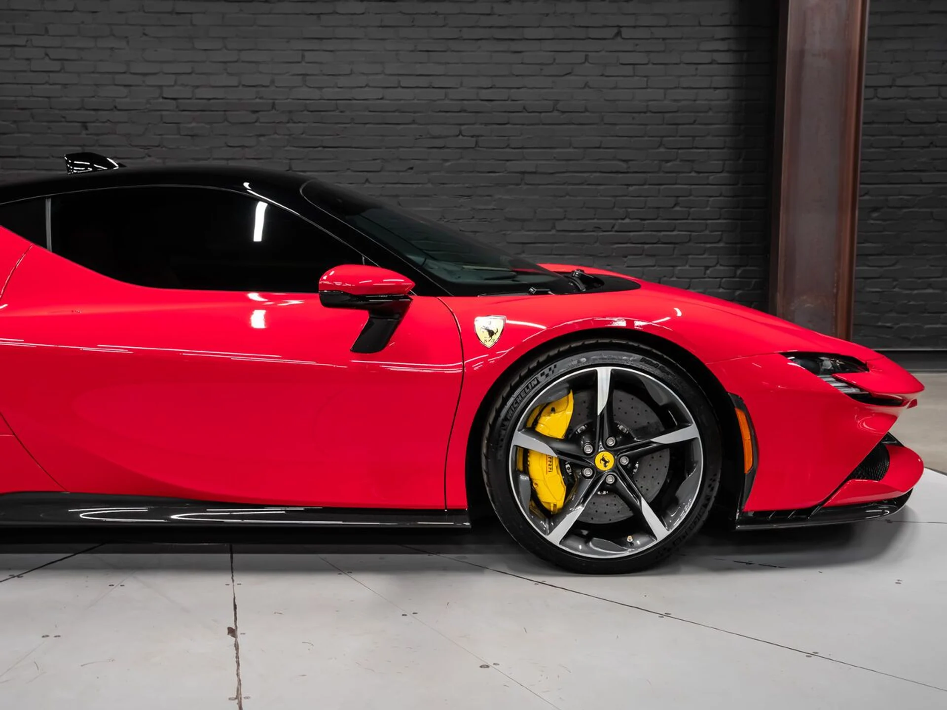 mph040_587665510_ferrari_sf90_stradale_2023_4e88d41b82