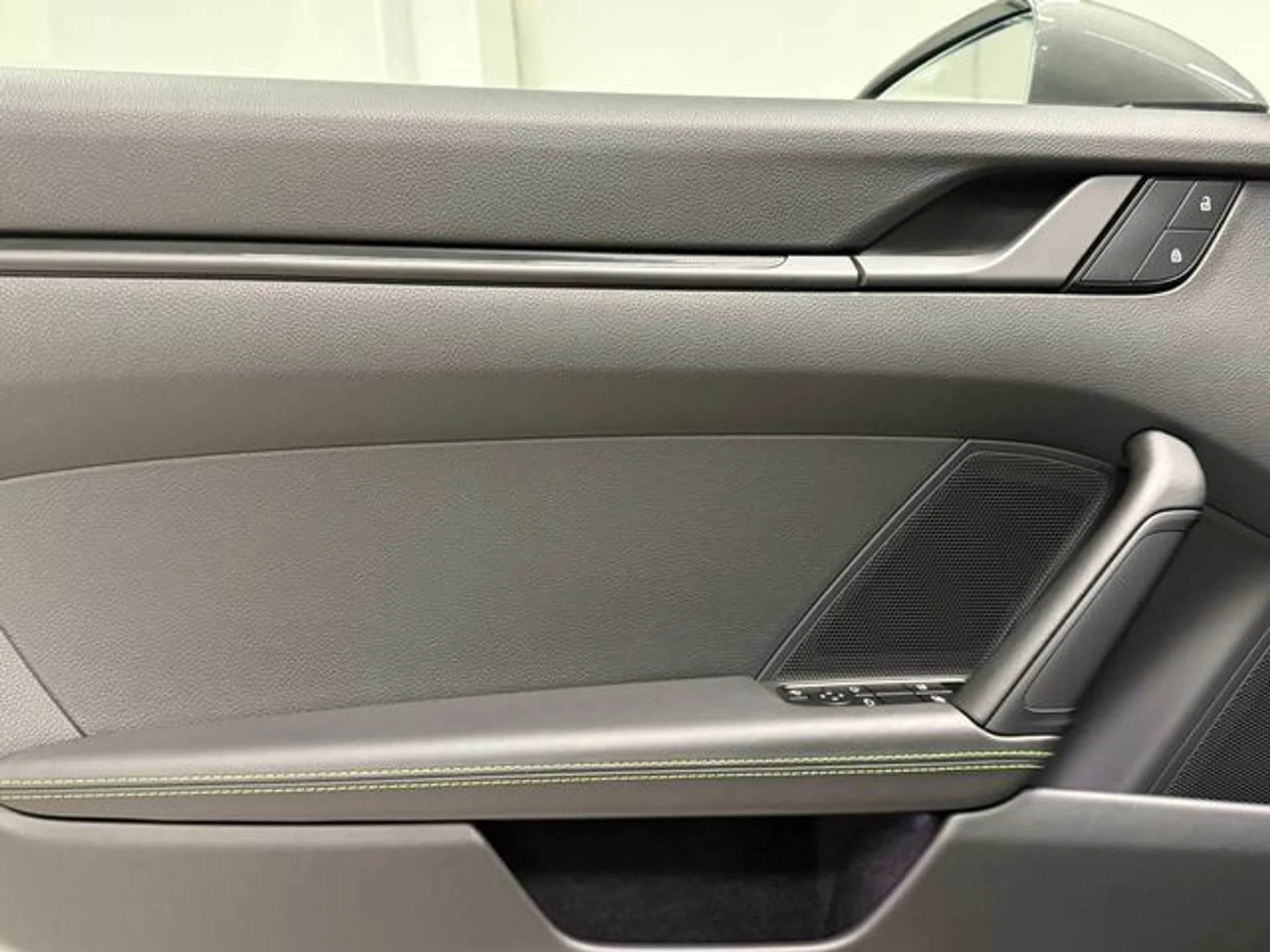 mph040_589047032_3bd86211111db8966066cc7c461a4939_0db017d43c