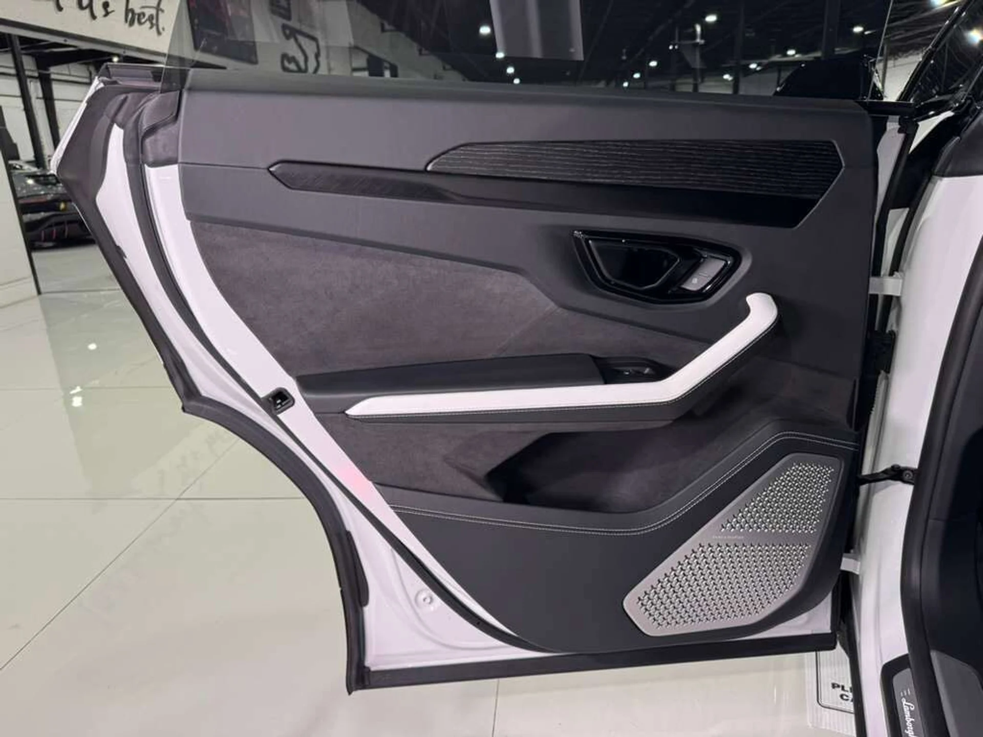 mph040_619577762_08f2a00c0e8c232896a453e9f2510756_964435cb7e