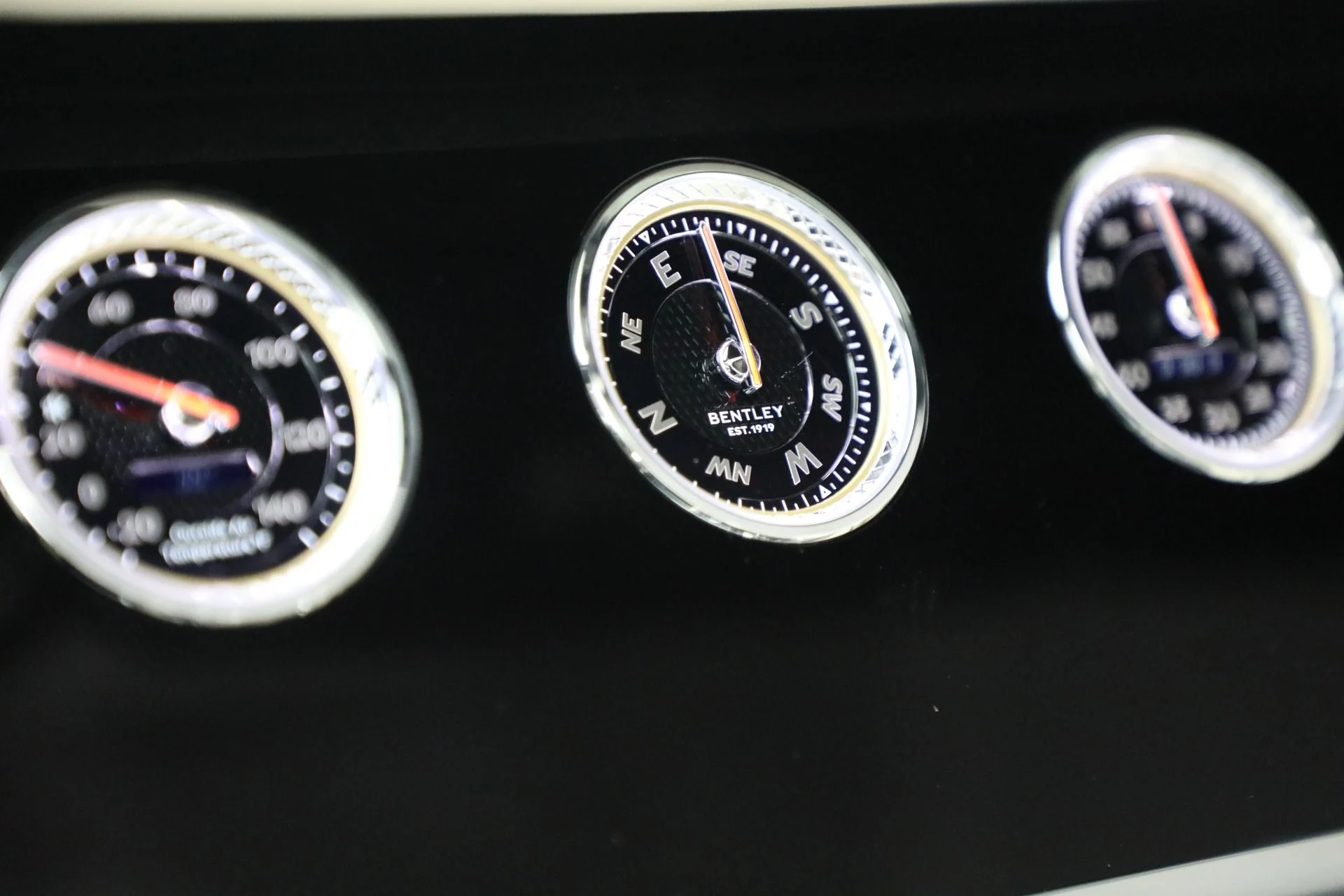 mph040_620143952_New_2024_Bentley_Continental_GTC_Edition_8_f968b6ad32