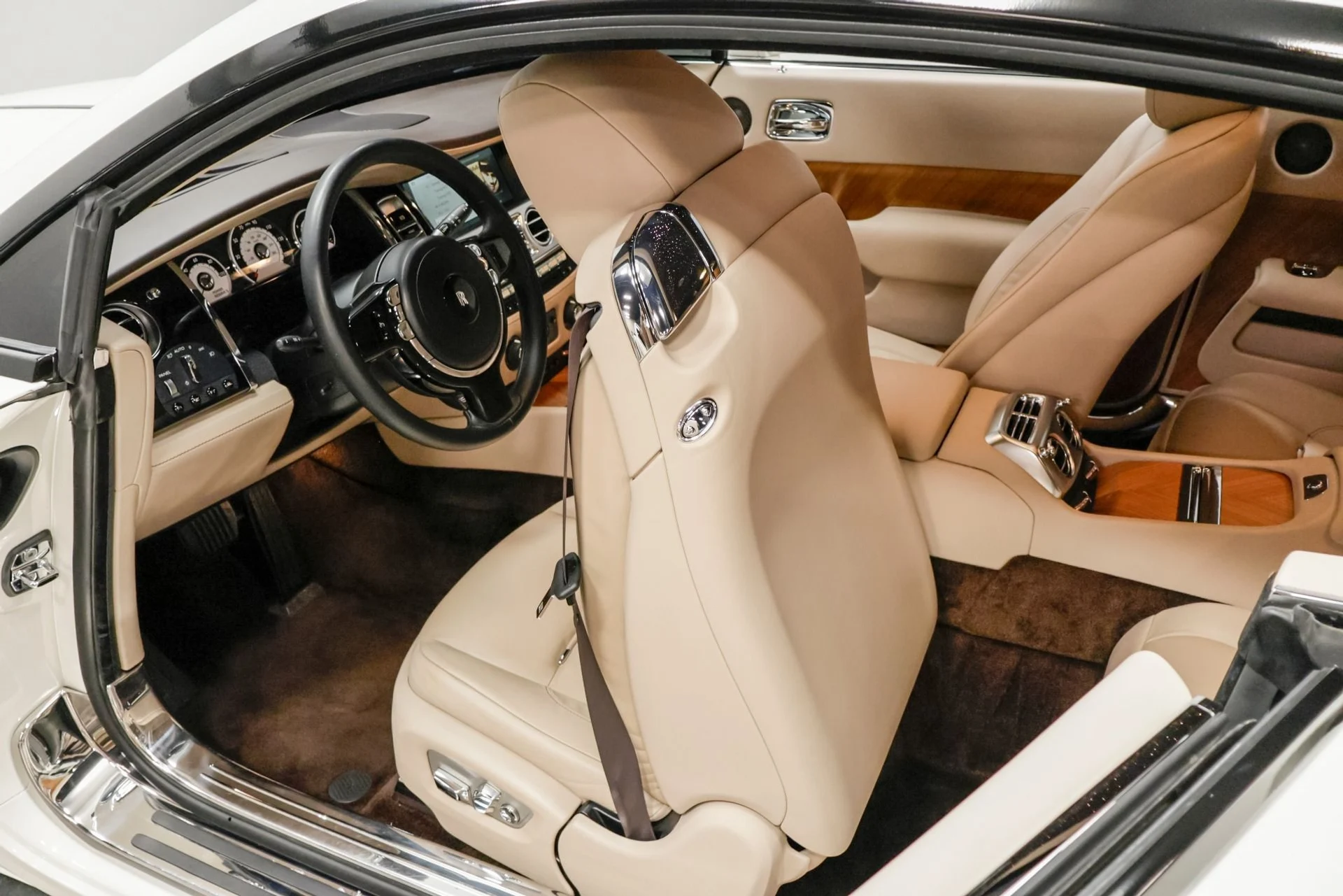 mph040_622291134_Used_2014_Rolls_Royce_Wraith_1761229895_4932fe1bfb