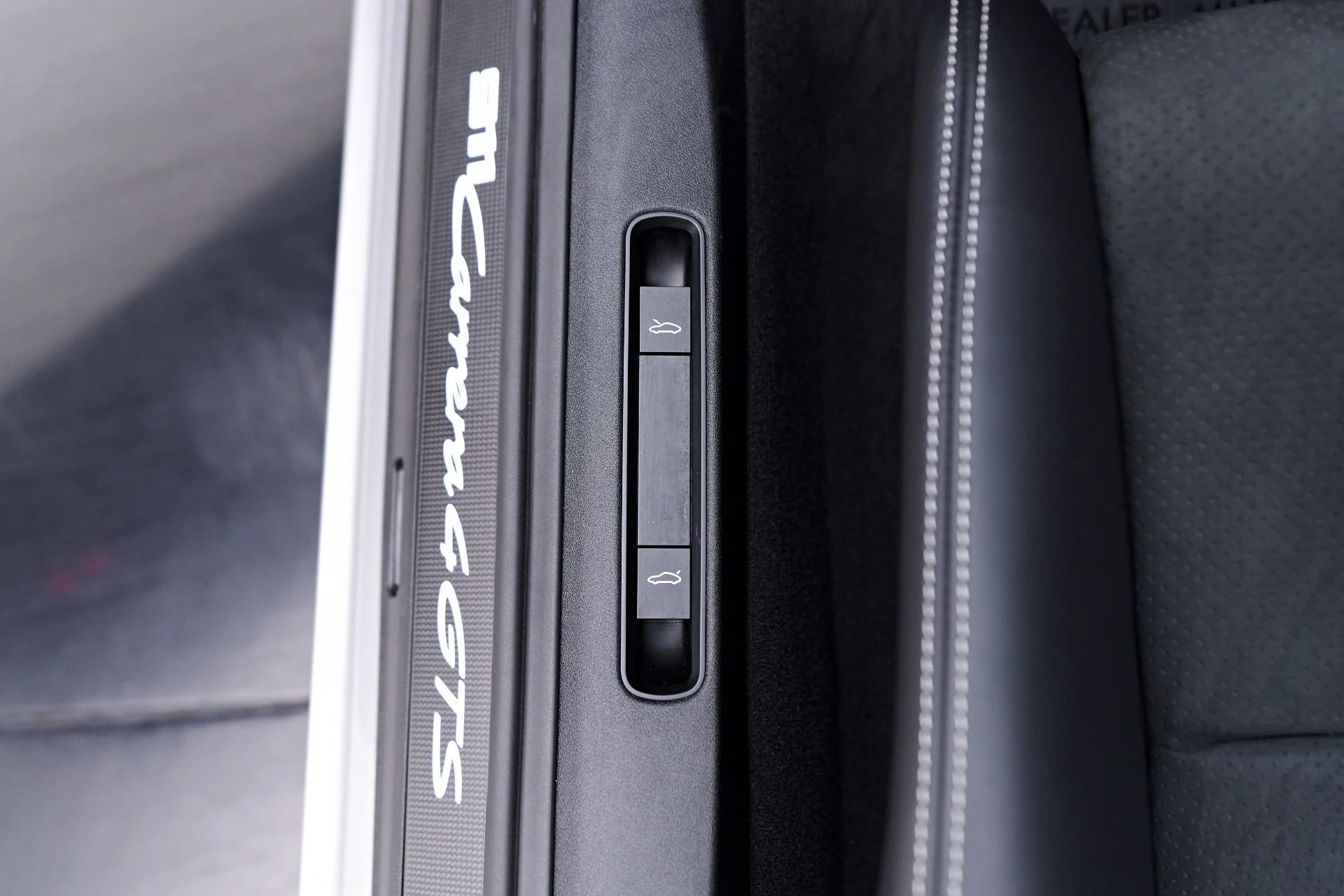 mph040_628502641_Used_2024_Porsche_911_Carrera_4_GTS_1753409003_e37d2c0321