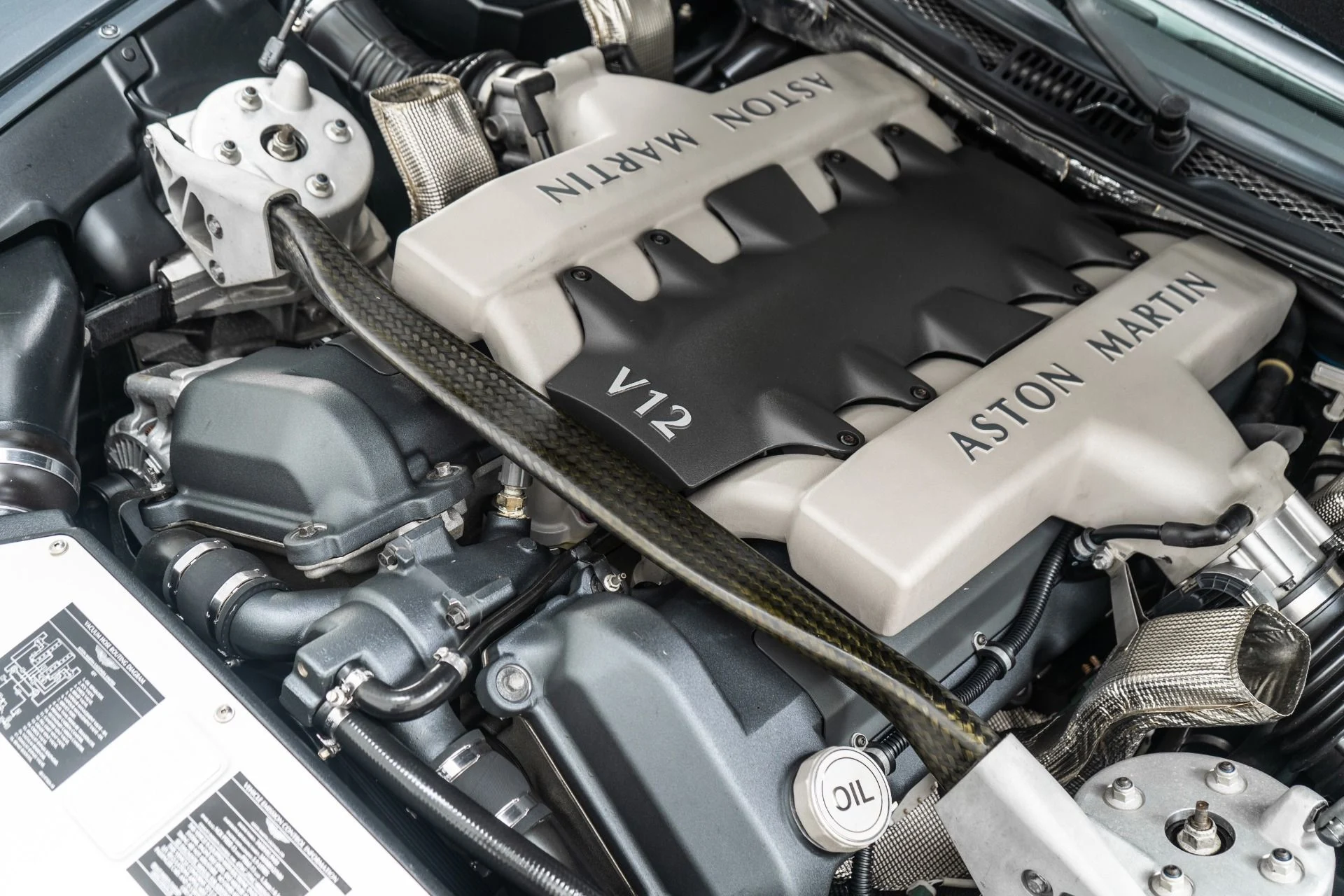 mph040_645310693_Used_2003_Aston_Martin_VANQUISH_1754320798_cecca1b2e4