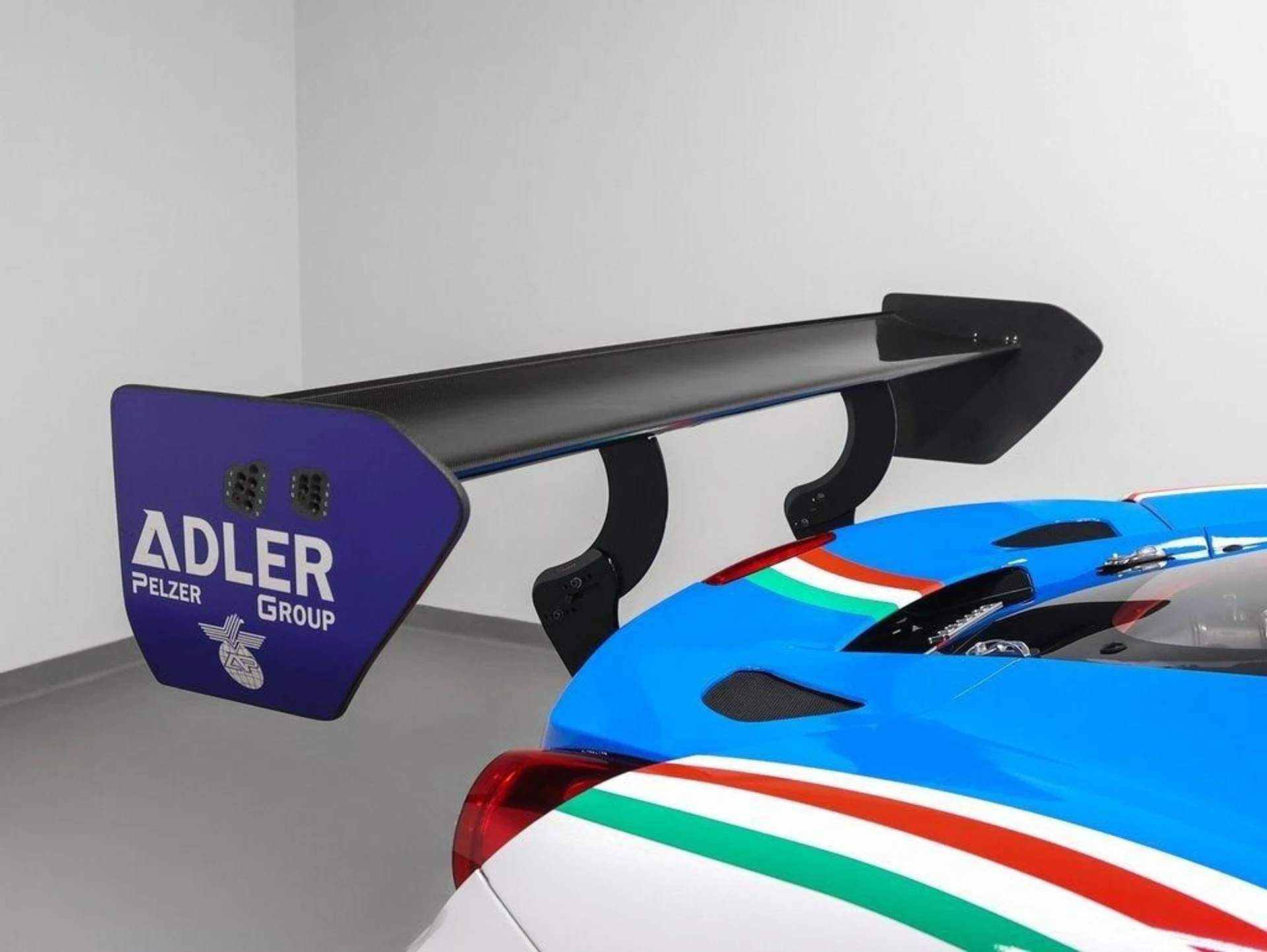 mph040_647949606_41_13b640728f