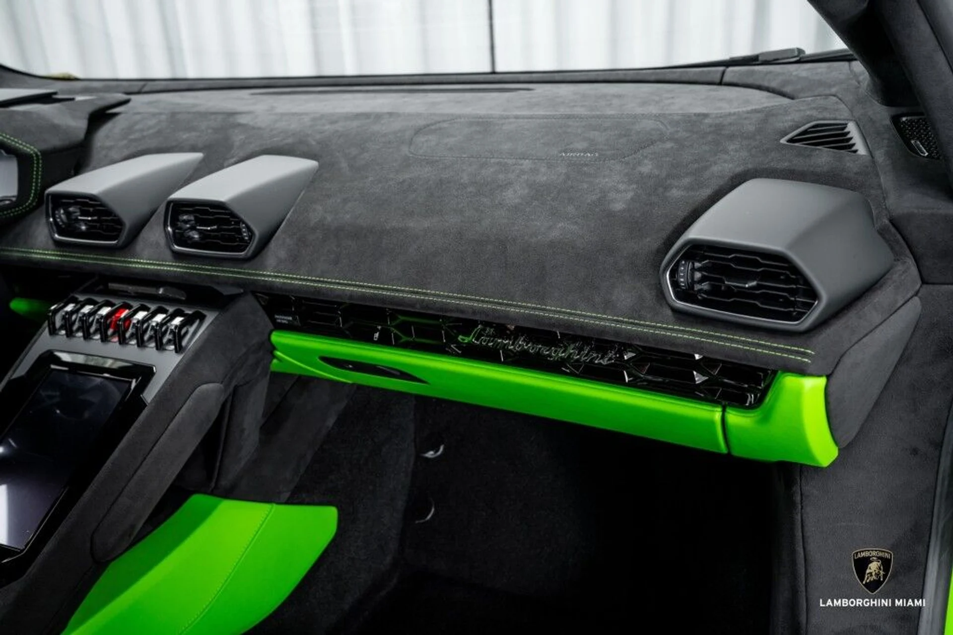 mph040_653657497_50538b98b214d04ca6c53f3e12bbb82f_ab915230a1