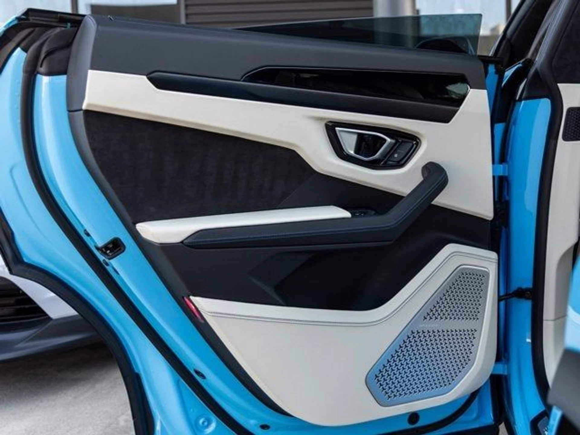 mph040_669331286_41_4ba66d83ab