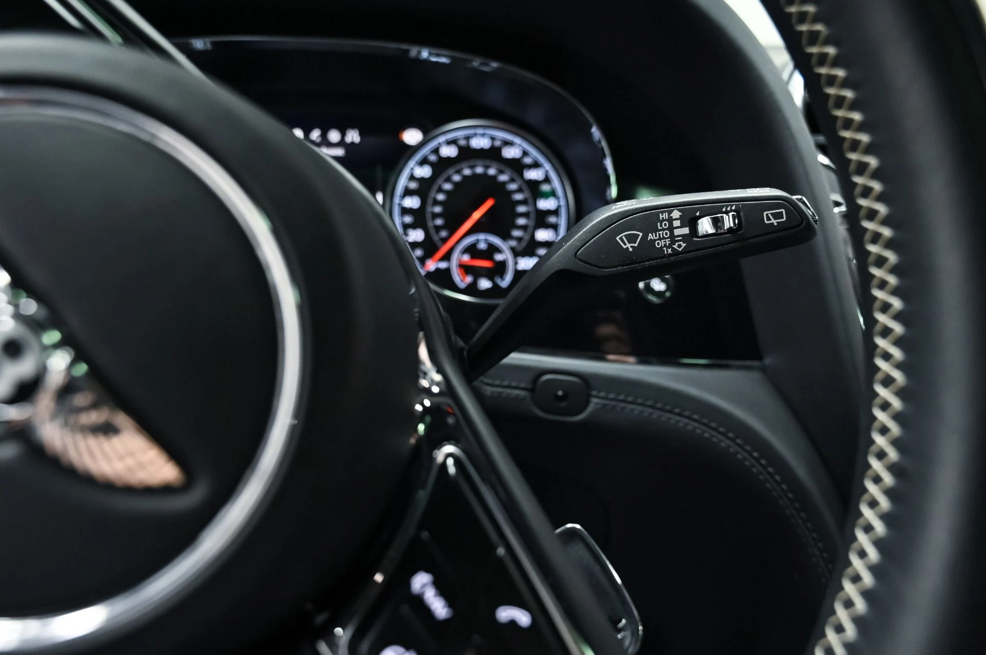 mph040_676821695_Used_2018_Bentley_Bentayga_W12_1756239179_7cc8ab3fe2
