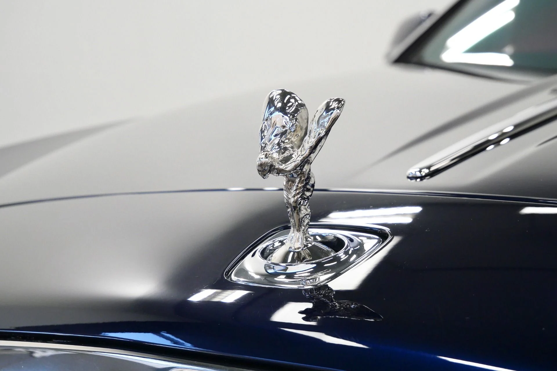 mph040_684719139_Used_2019_Rolls_Royce_Wraith_The_Wraith_Package_Starlight_Headliner_Surround_Cameras_1773246282_55a79af668