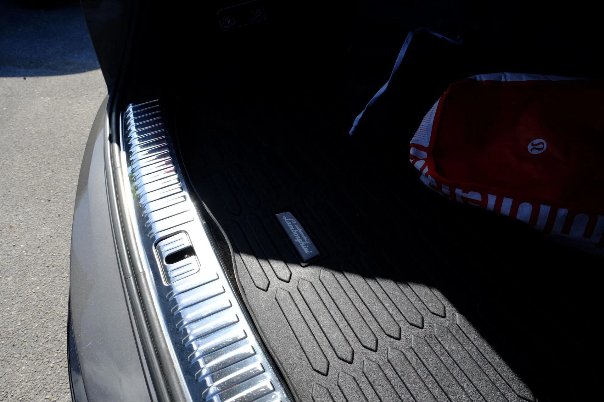 mph040_69392627_Used_2021_Lamborghini_Urus_1776122315_37eebe42f7