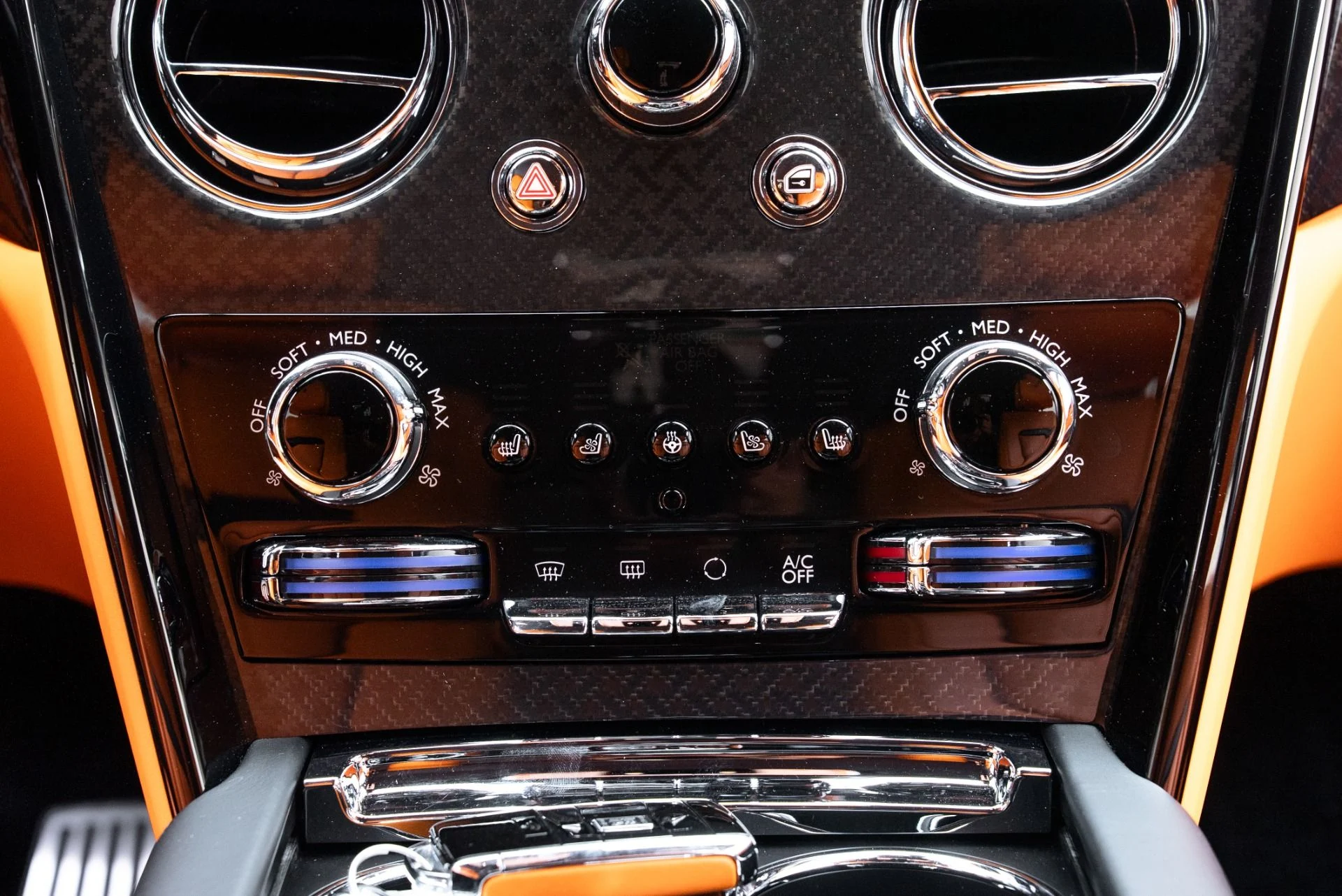 mph040_697000662_Used_2023_Rolls_Royce_Black_Badge_Cullinan_1775515525_f26ce350c9