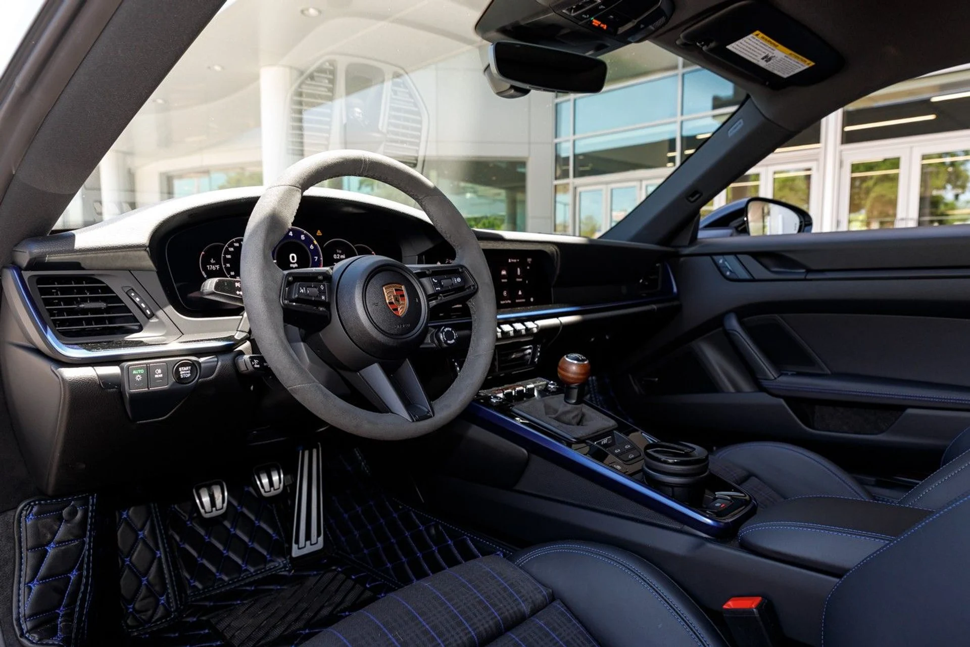 mph040_697762682_666_p41_l_42e7696ad3