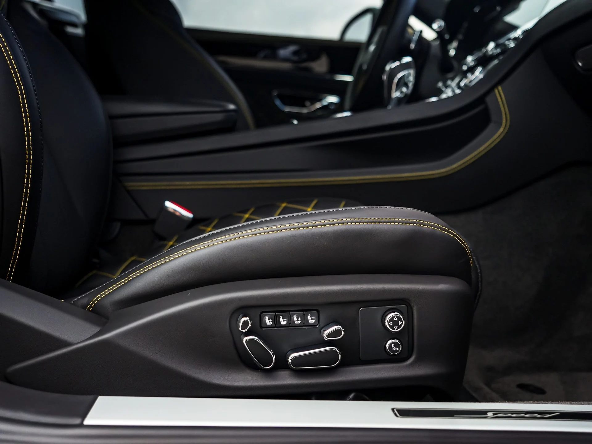mph040_698951995_Hi_Tech_Luxury_Imports_LLC_SCBCT_2_ZG_6_NC_098069_image_40_25aa755dff
