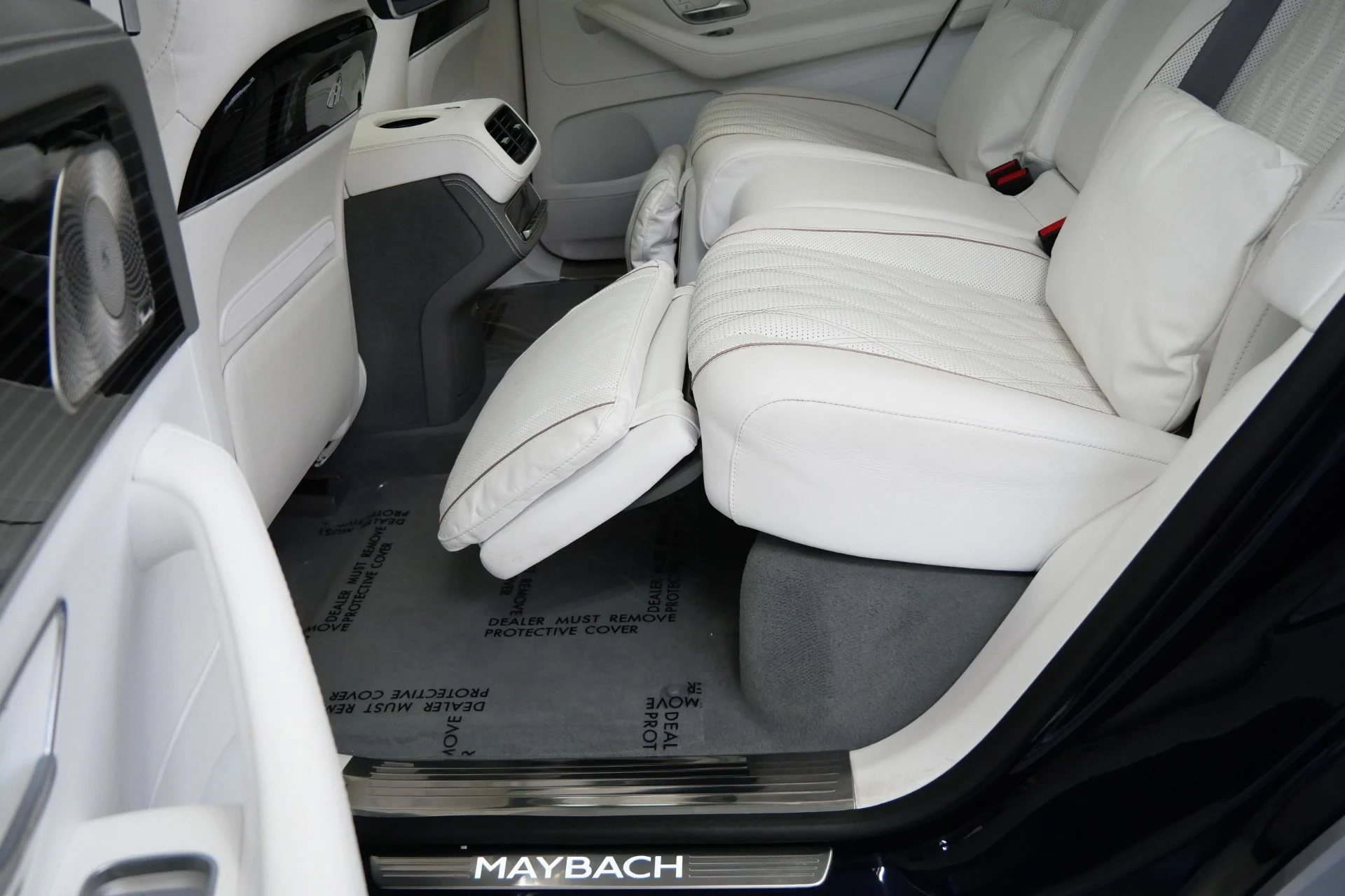 mph040_704860660_Used_2024_Mercedes_Benz_Maybach_GLS_600_4_MATIC_Factory_Two_Tone_paint_Polished_Wheels_Loaded_1774374618_35b82302ef