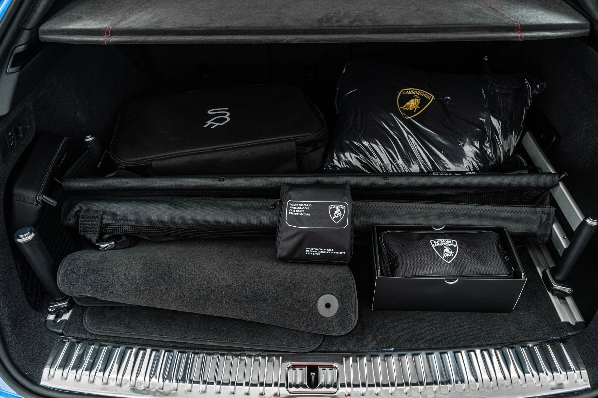 mph040_716686014_Used_2025_Lamborghini_Urus_SE_Bang_and_Olufsen_Audio_Two_Tone_Interior_789_Horsepower_1773150487_3e497034a7