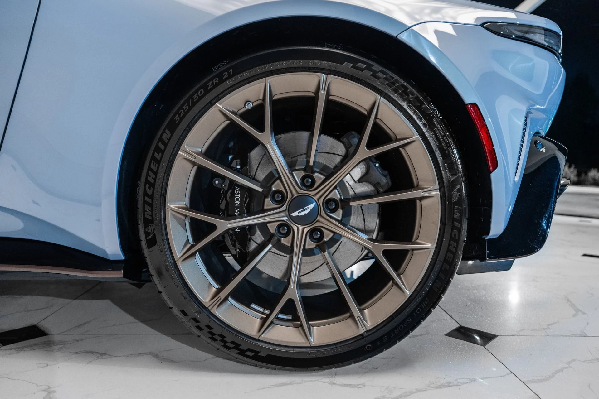 mph040_726667553_New_2026_ASTON_MARTIN_VANTAGE_1759240597_d820ff7c51