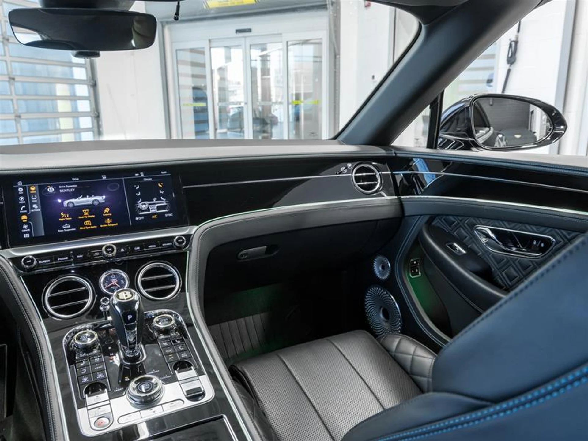 mph040_744188951_11642317_1585477369_96d7ca887a