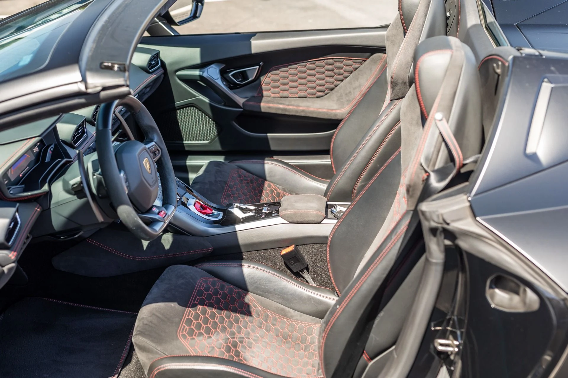 mph040_747356996_Used_2018_Lamborghini_Huracan_LP_580_2_Spyder_1775682298_29870cf262