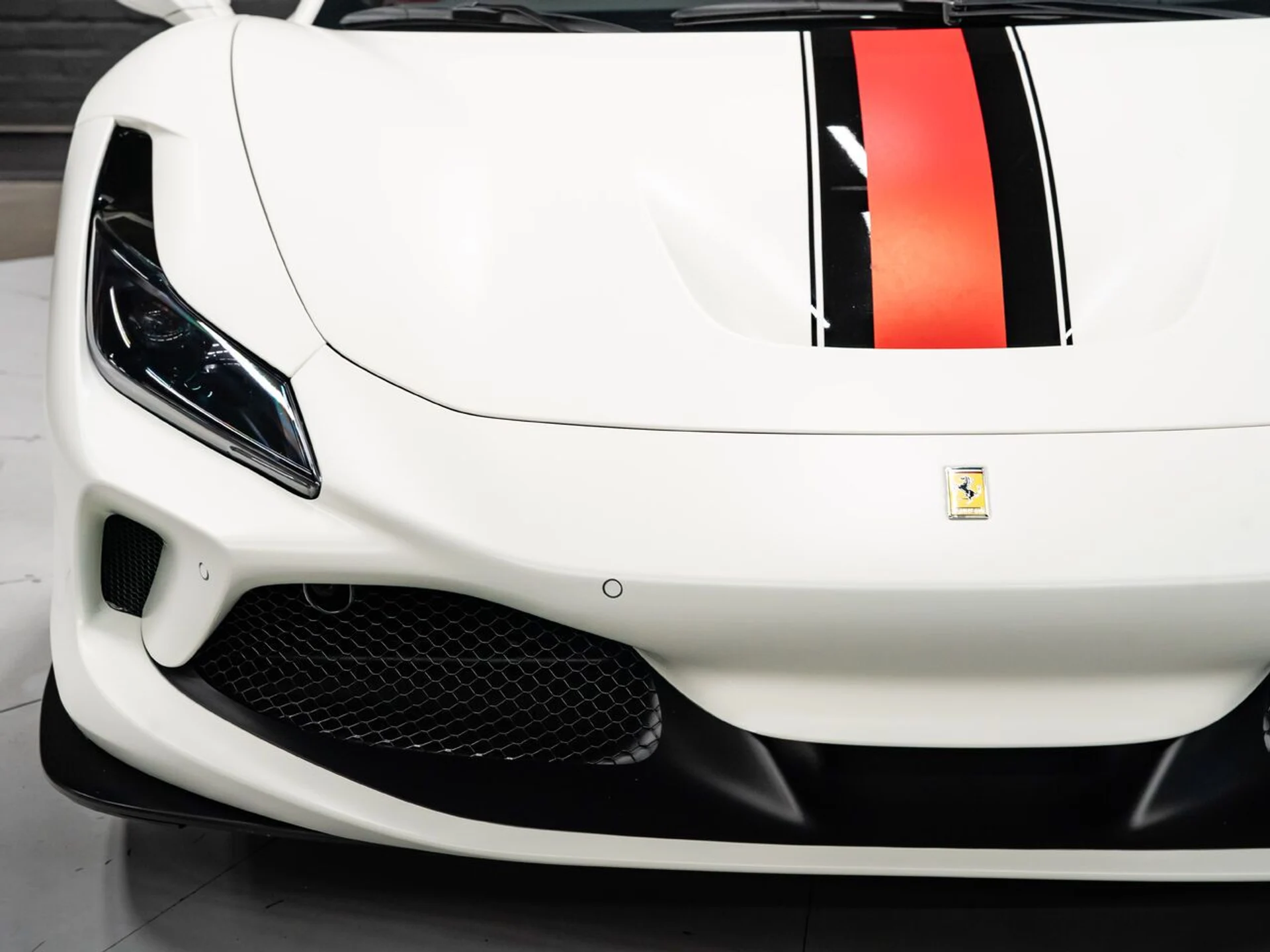 mph040_764307657_ferrari_f8_spider_2022_079e4e7861