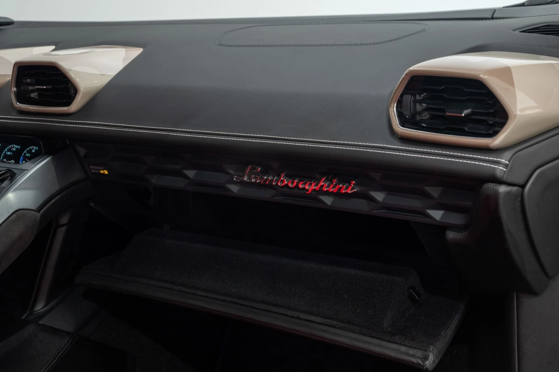 mph040_768045854_Used_2015_Lamborghini_Huracan_LP_610_4_1777064639_43962cdd59