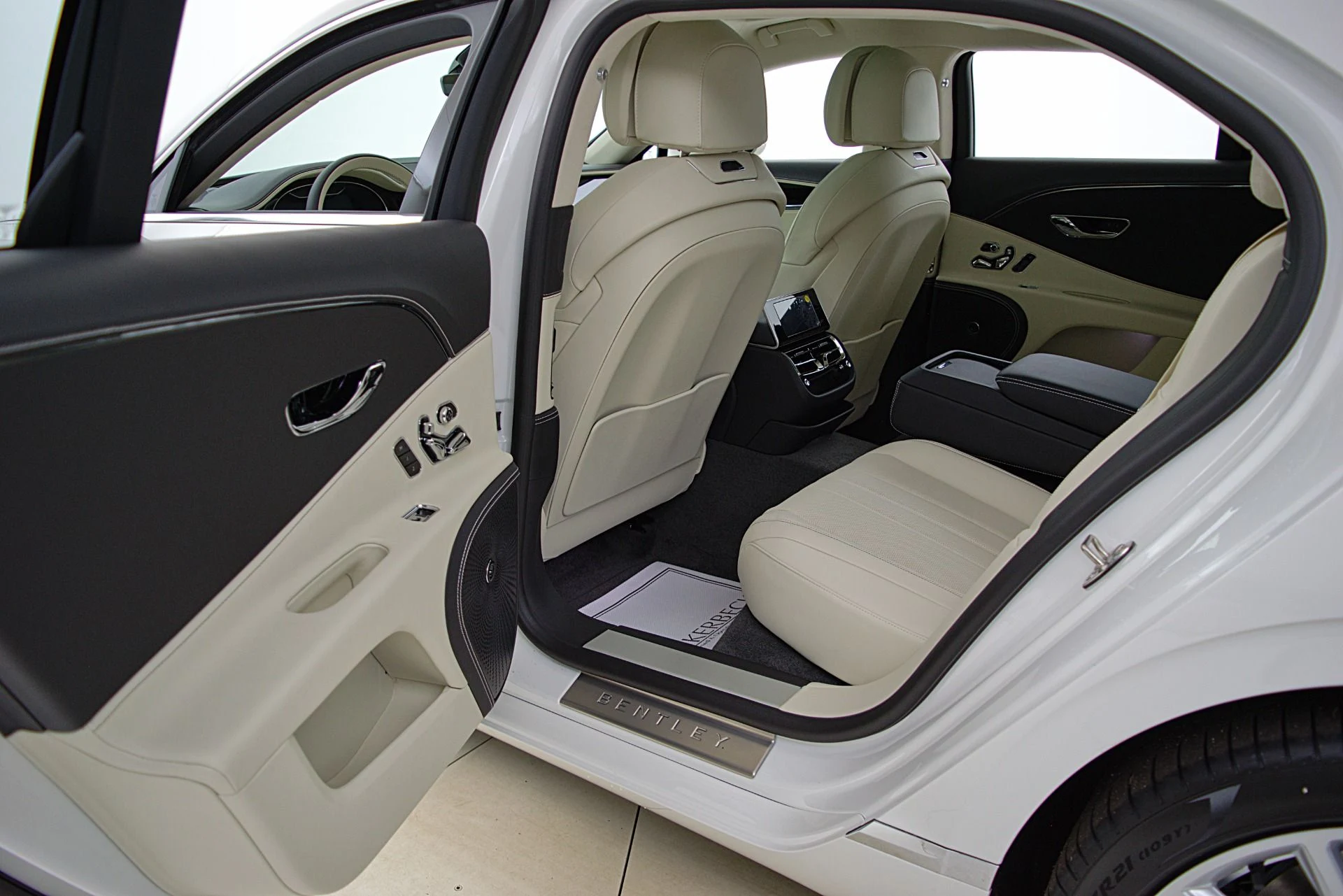 mph040_769399269_Used_2023_Bentley_Flying_Spur_Hybrid_V6_LEASE_OPTIONS_AVAILABLE_a08573f25f