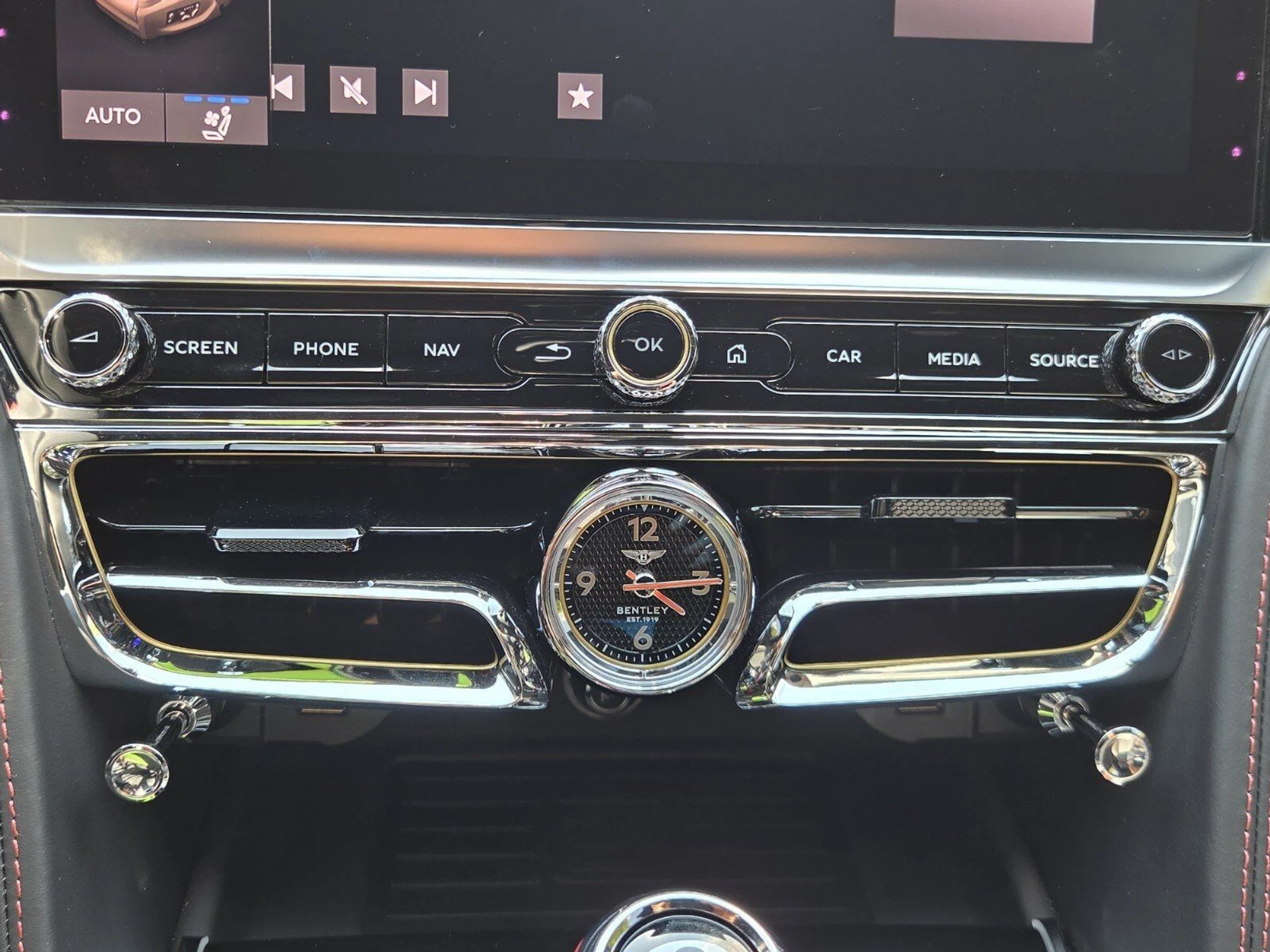 mph040_770994853_a2efc5720e34a09ad0551d57560dc91cx_b5cd9b7027