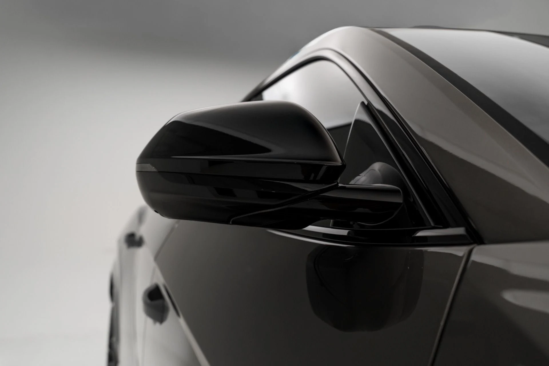 mph040_776132613_Used_2025_Lamborghini_Urus_SE_1792099586_e648557b72
