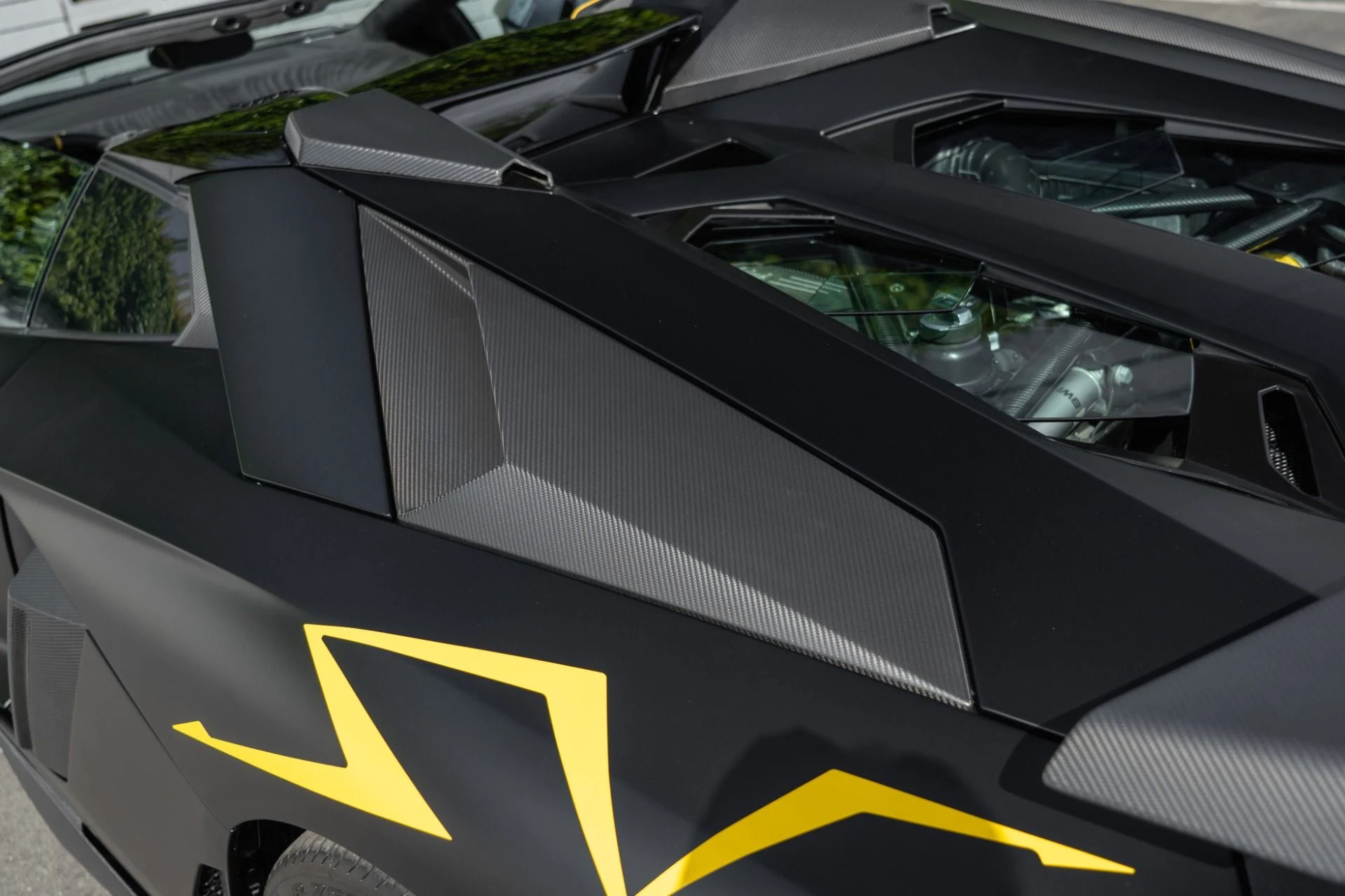 mph040_796604555_Used_2016_Lamborghini_Aventador_LP_750_4_SV_1759528221_b4fce47764