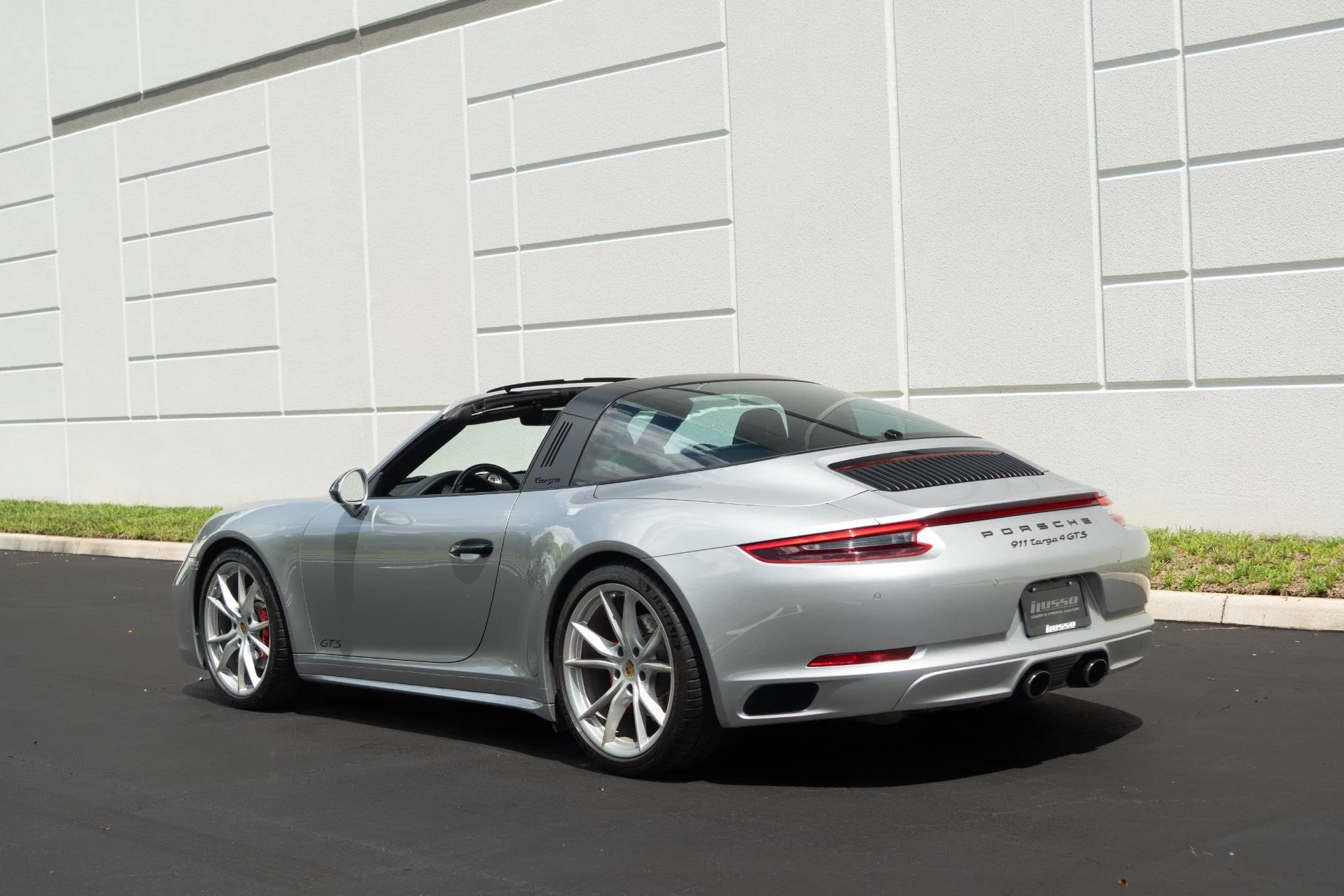 mph040_80101451_Used_2019_Porsche_911_Targa_4_GTS_1756154089_ae8491de33
