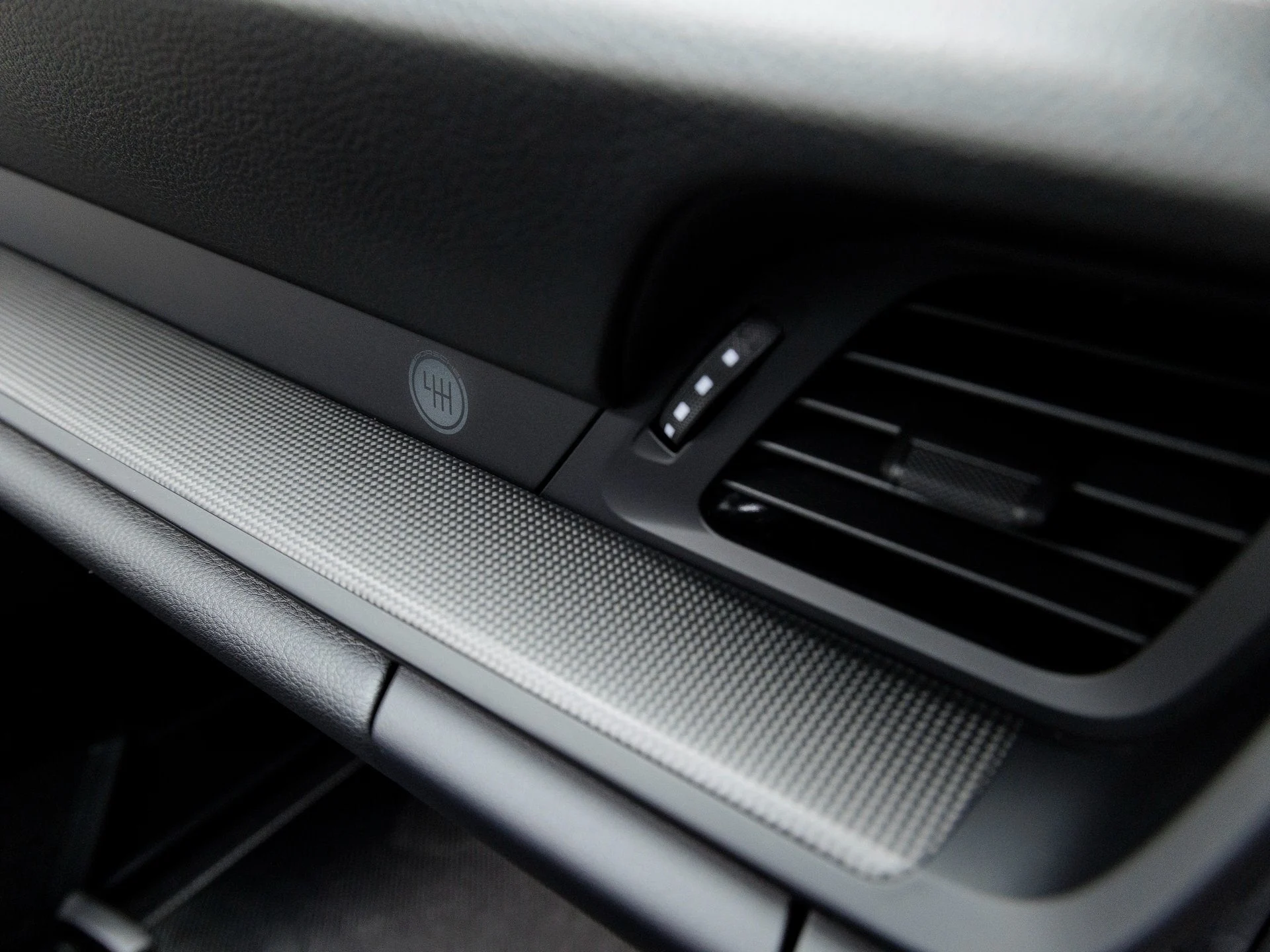 mph040_804254035_41_85bd6e4f35