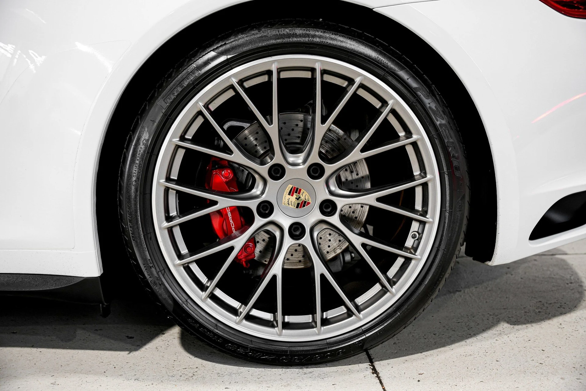 mph040_809645272_5b0122428bf576efcbabeccbd5254e83x_5689af2f51