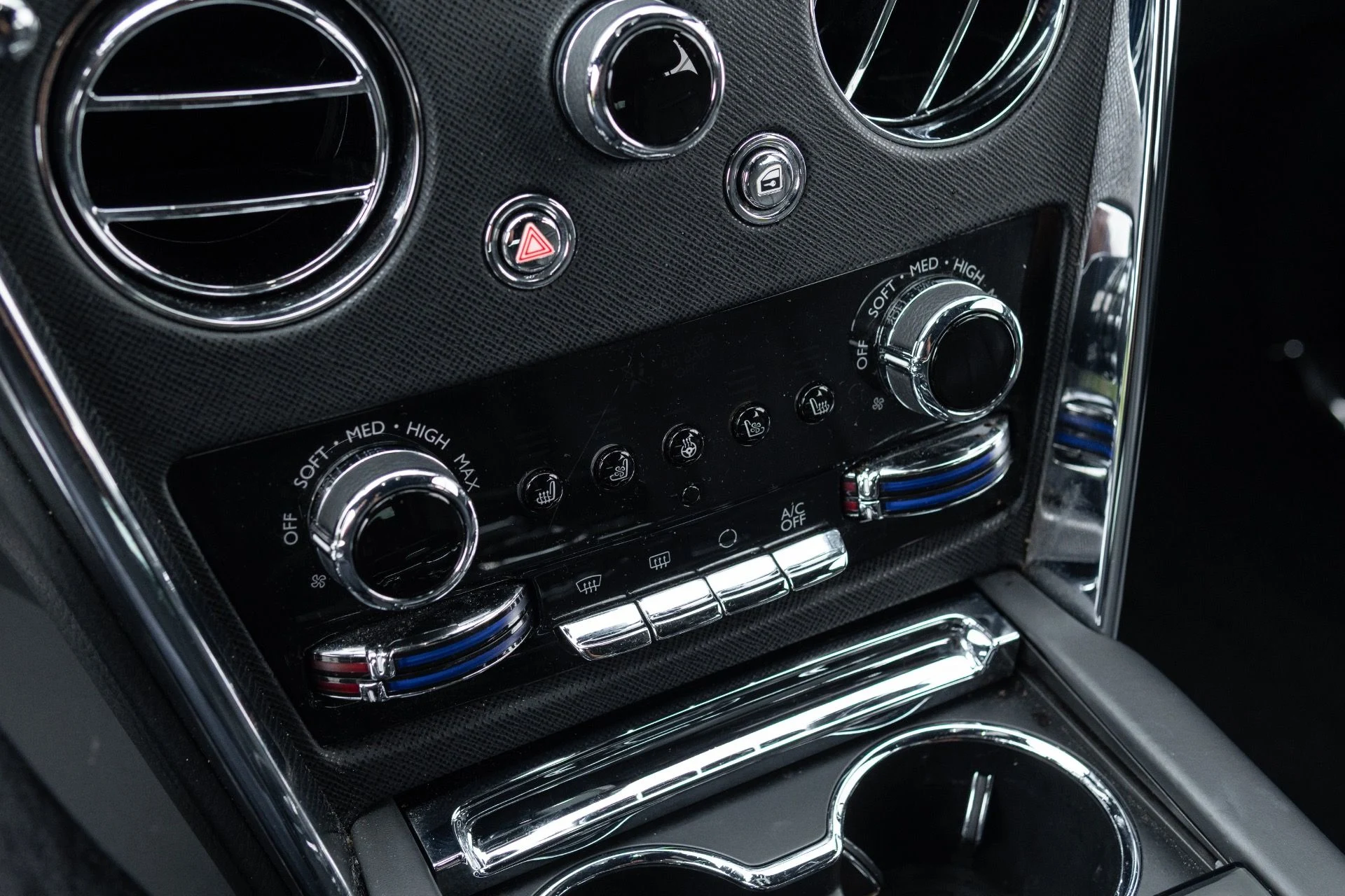 mph040_820428353_Used_2020_Rolls_Royce_Cullinan_1775753700_89decada54