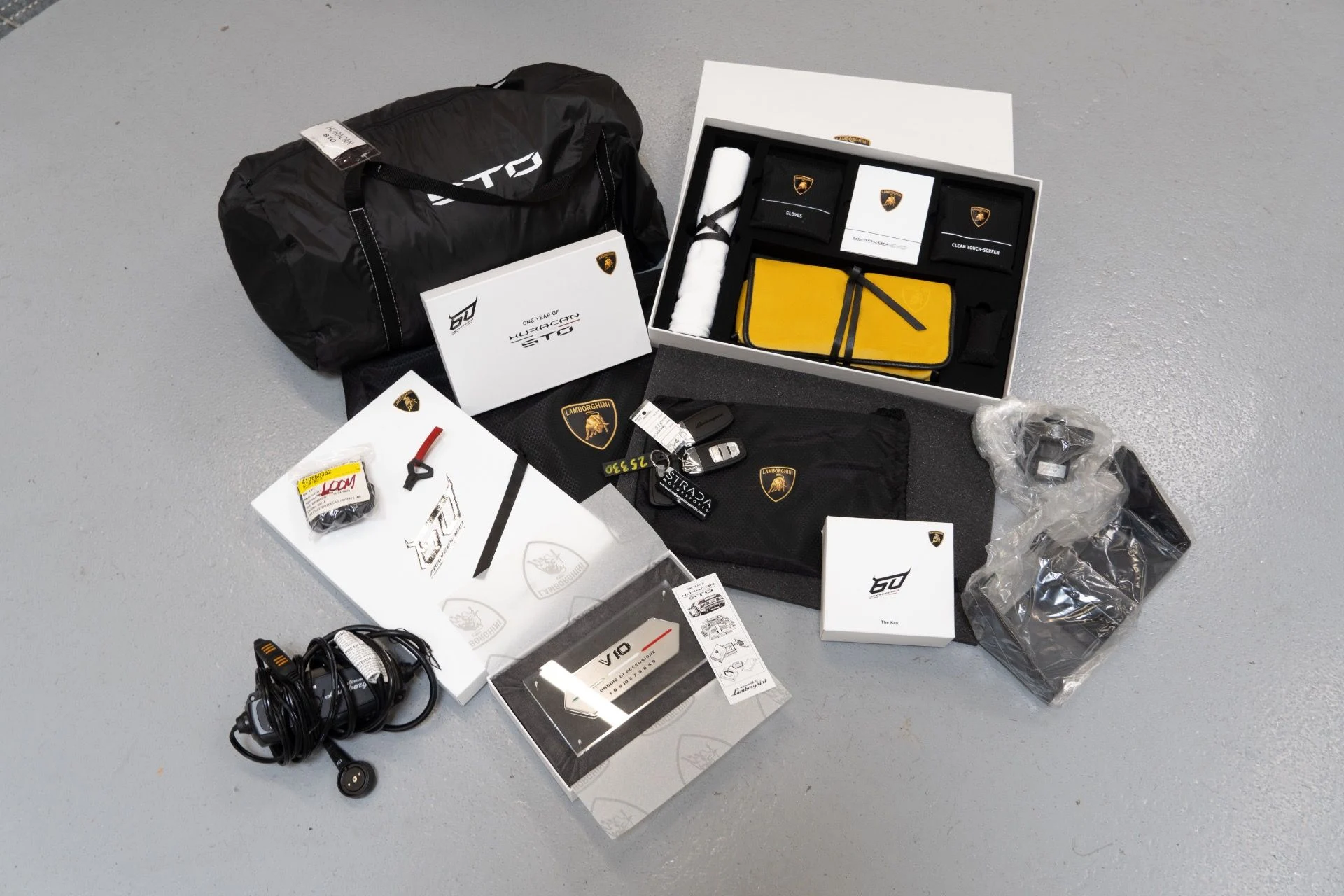 mph040_821452939_Used_2023_Lamborghini_Huracan_STO_1759172990_e4c930747c