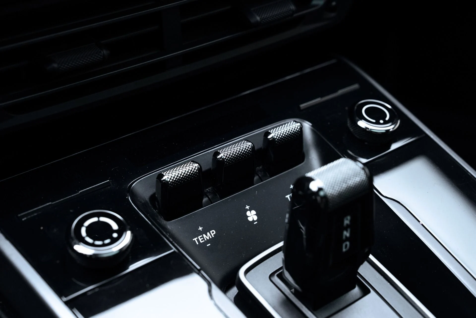 mph040_824841012_Used_2020_Porsche_911_Carrera_1775067539_68ee7a4b98