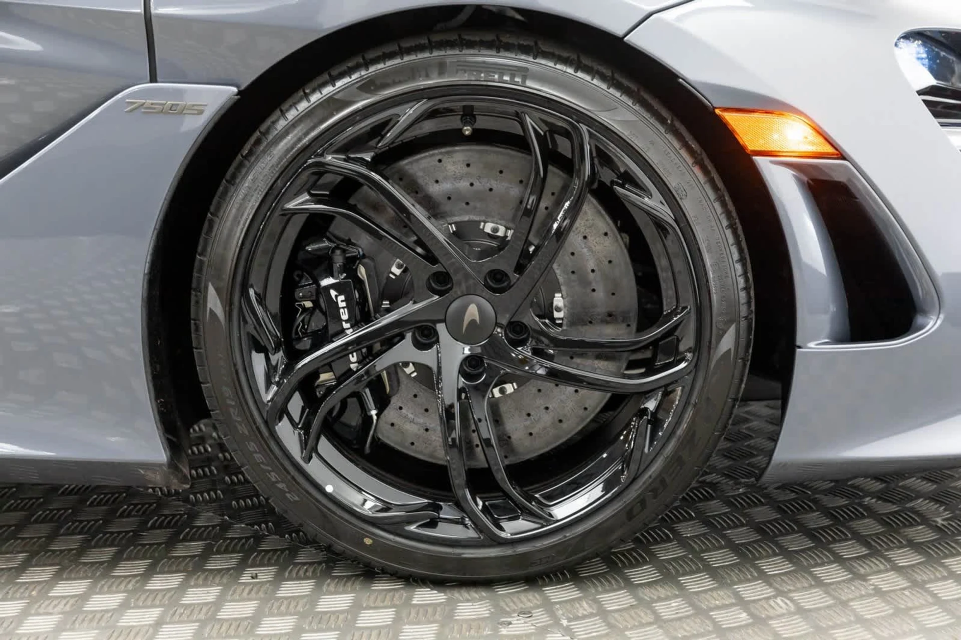 mph040_830362790_41_02743028f1