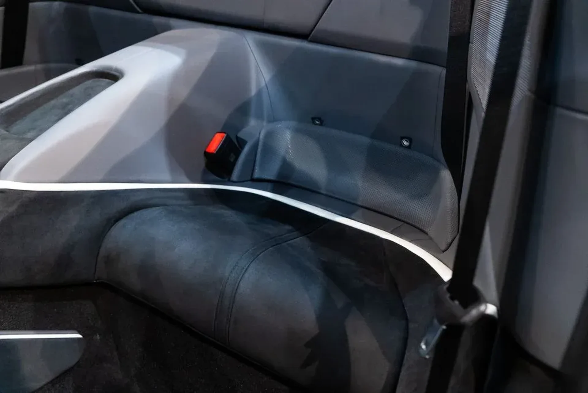 mph040_845709330_ed365cf2aa3edd9f98b8122d11176a61_b4cf44a855