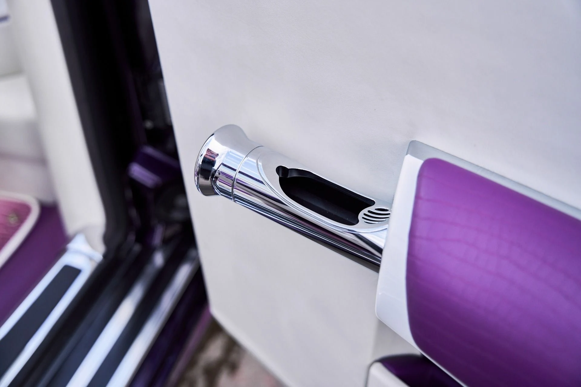 mph040_854005500_Used_2008_Rolls_Royce_Phantom_Drophead_Coupe_Base_1769136040_9aabbf2e5d