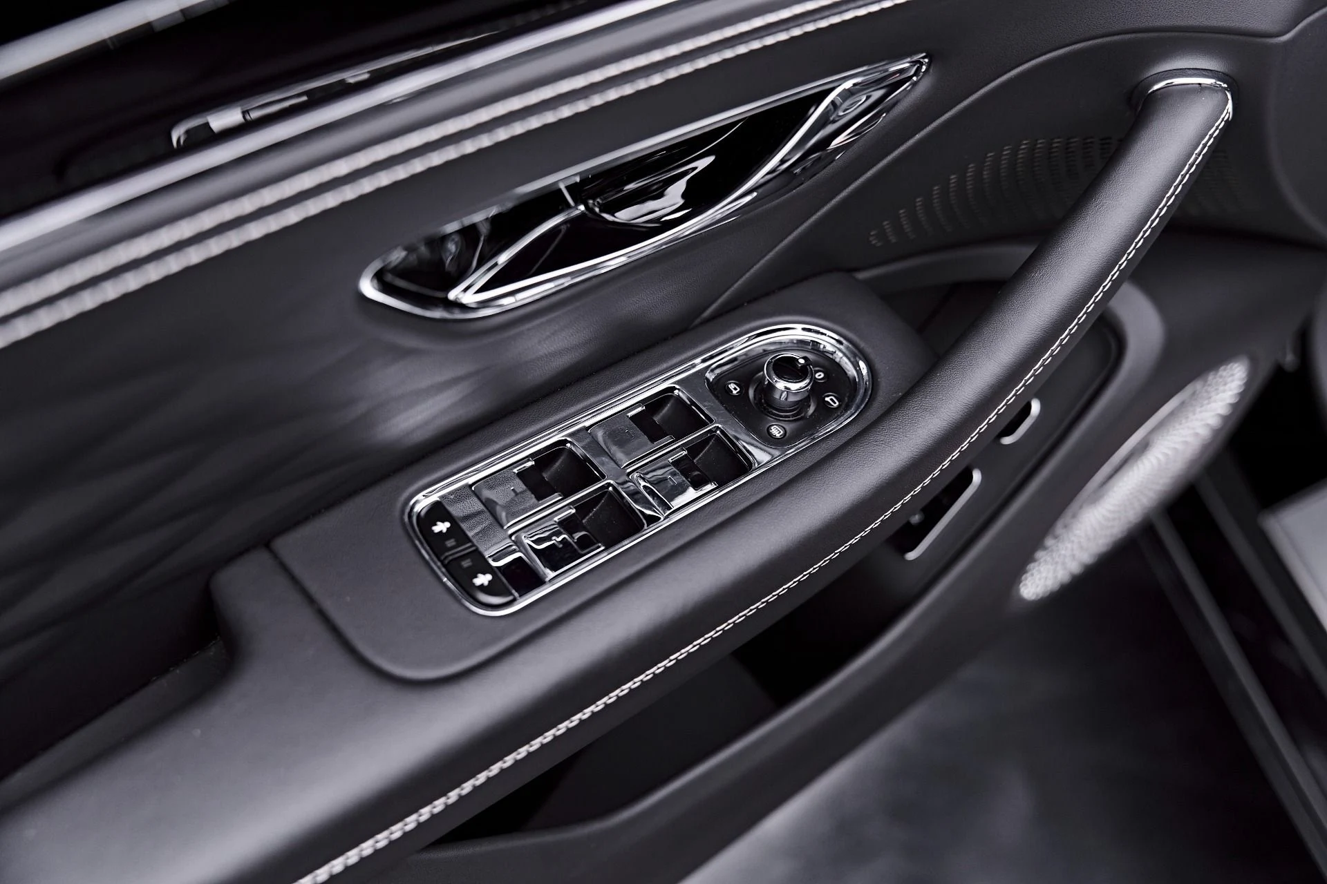 mph040_861847964_Used_2022_Bentley_Flying_Spur_V8_1788486044_7d080ffc67