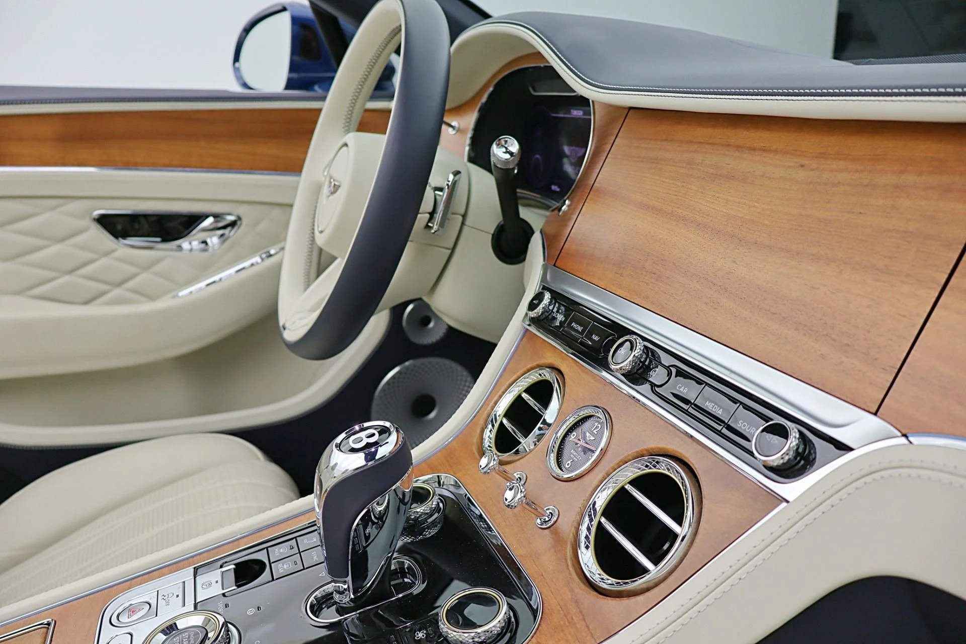 mph040_864521174_Used_2024_Bentley_Continental_GTC_Azure_V8_LEASE_OPTIONS_AVAILABLE_7dd15fd78a