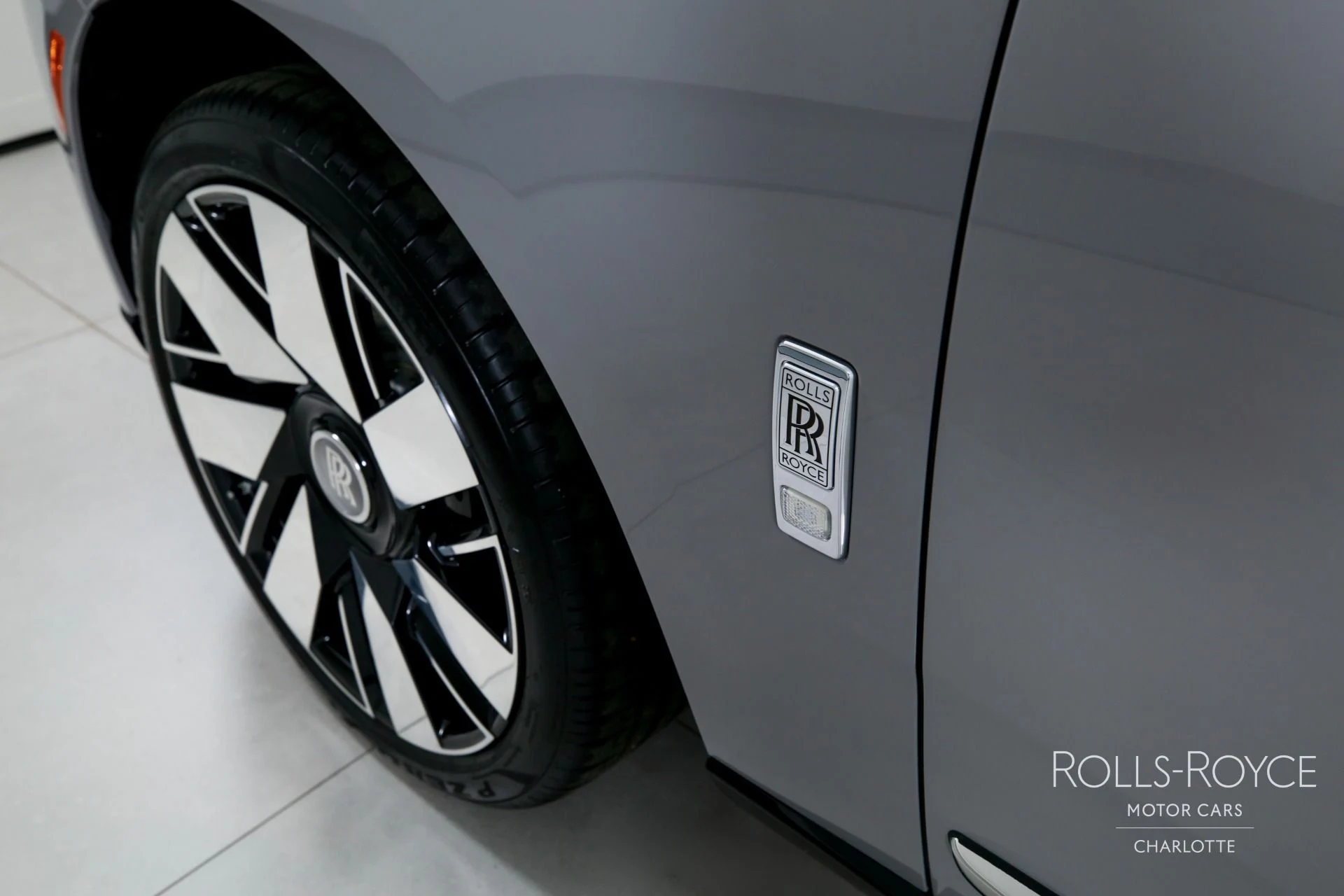 mph040_886047722_Used_2025_Rolls_Royce_Cullinan_1771363273_2263198486