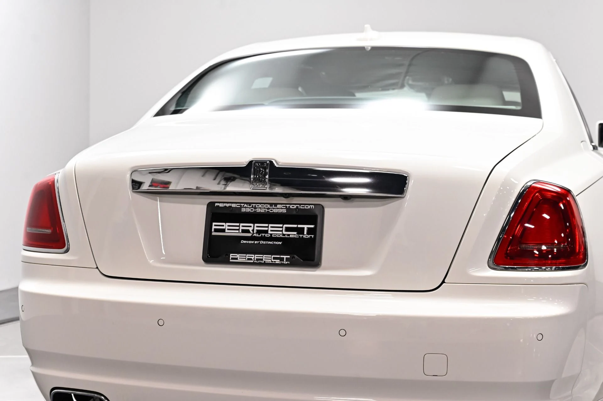 mph040_887870941_Used_2017_Rolls_Royce_Ghost_Base_1793114215_ea6aefddf8