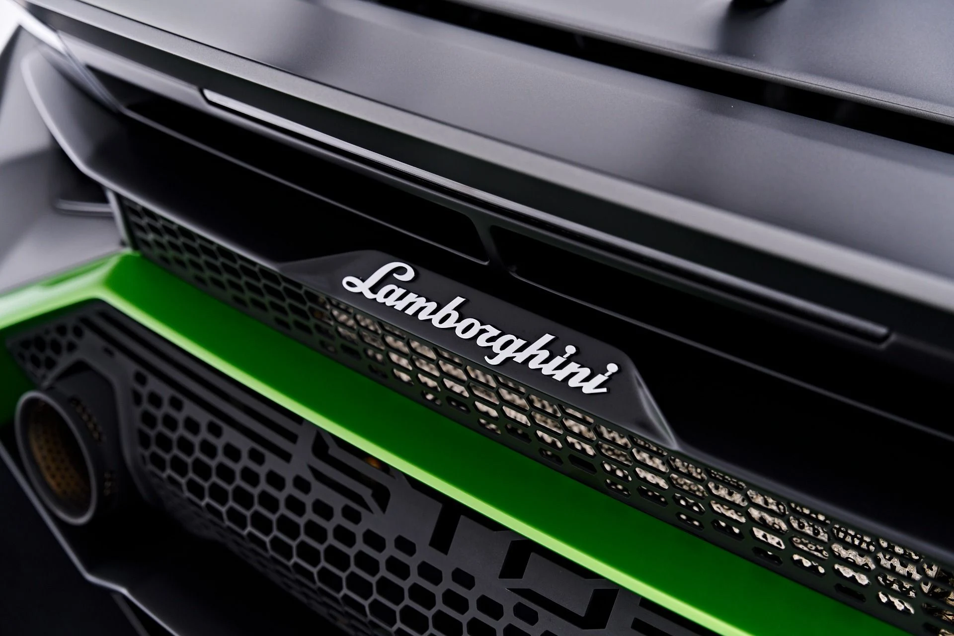 mph040_896635551_Used_2023_Lamborghini_Huracan_STO_Base_1784576282_5f935967dc