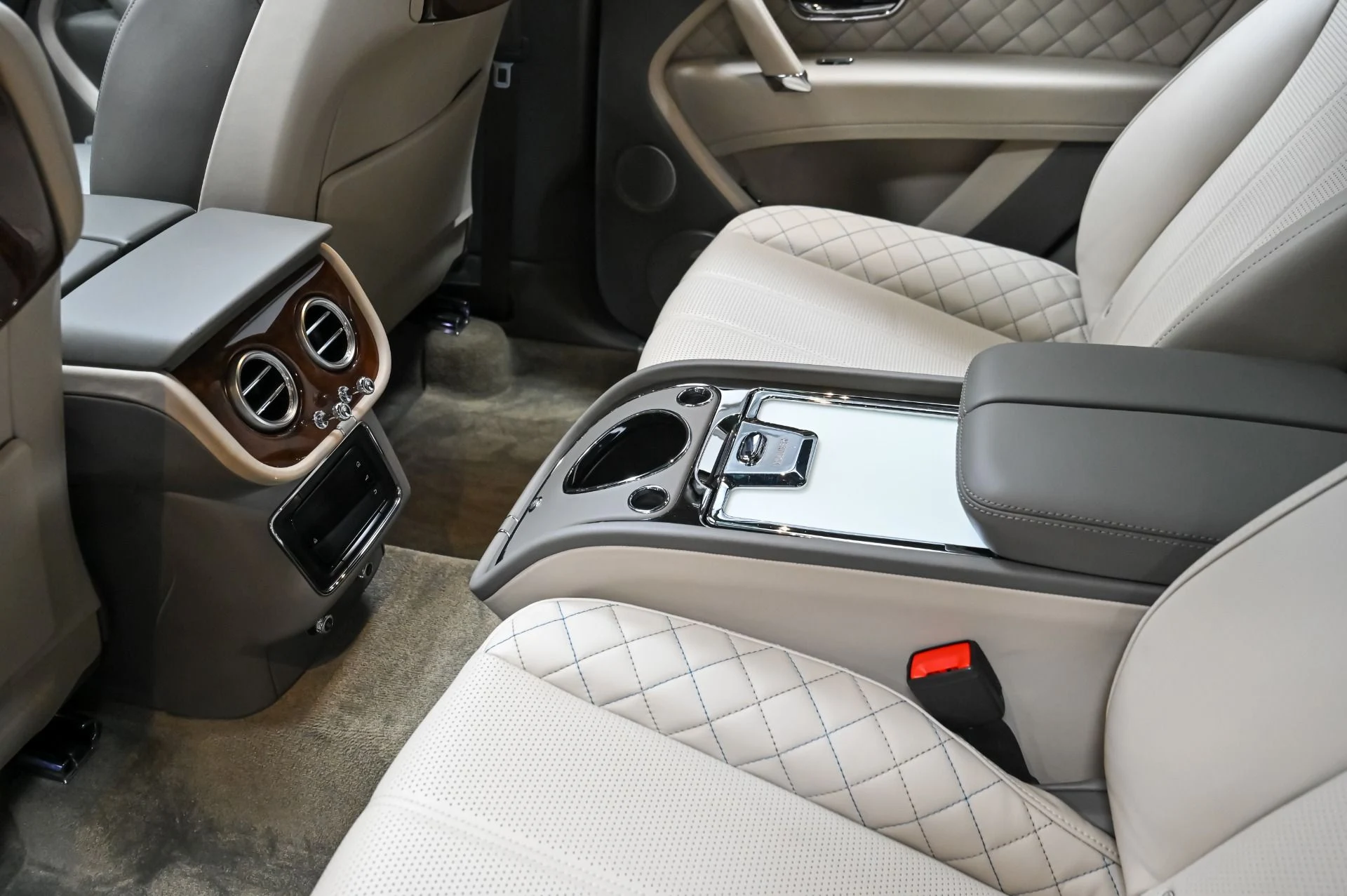 mph040_897328947_Used_2018_Bentley_Bentayga_Mulliner_1757711699_7401733200