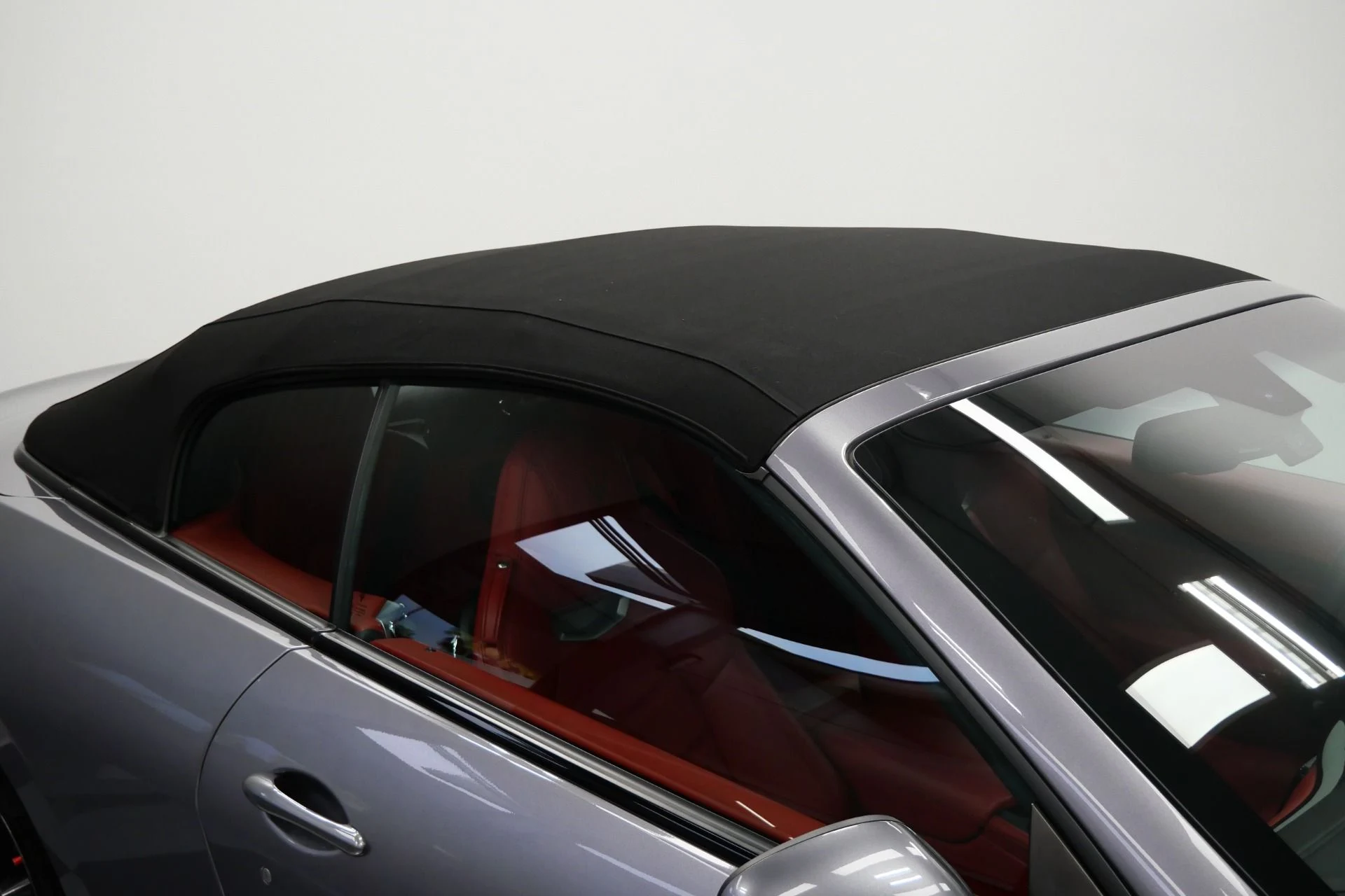 mph040_899737845_Used_2019_Maserati_Gran_Turismo_Convertible_Sport_Rare_Color_Carbon_Fiber_Interior_Trim_1773689122_8a6ea72fc9