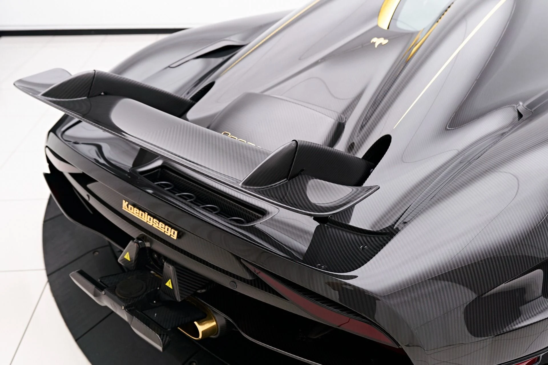 mph040_900536371_Used_2020_Koenigsegg_Regera_CMP_1692842856_c9e8f1854e